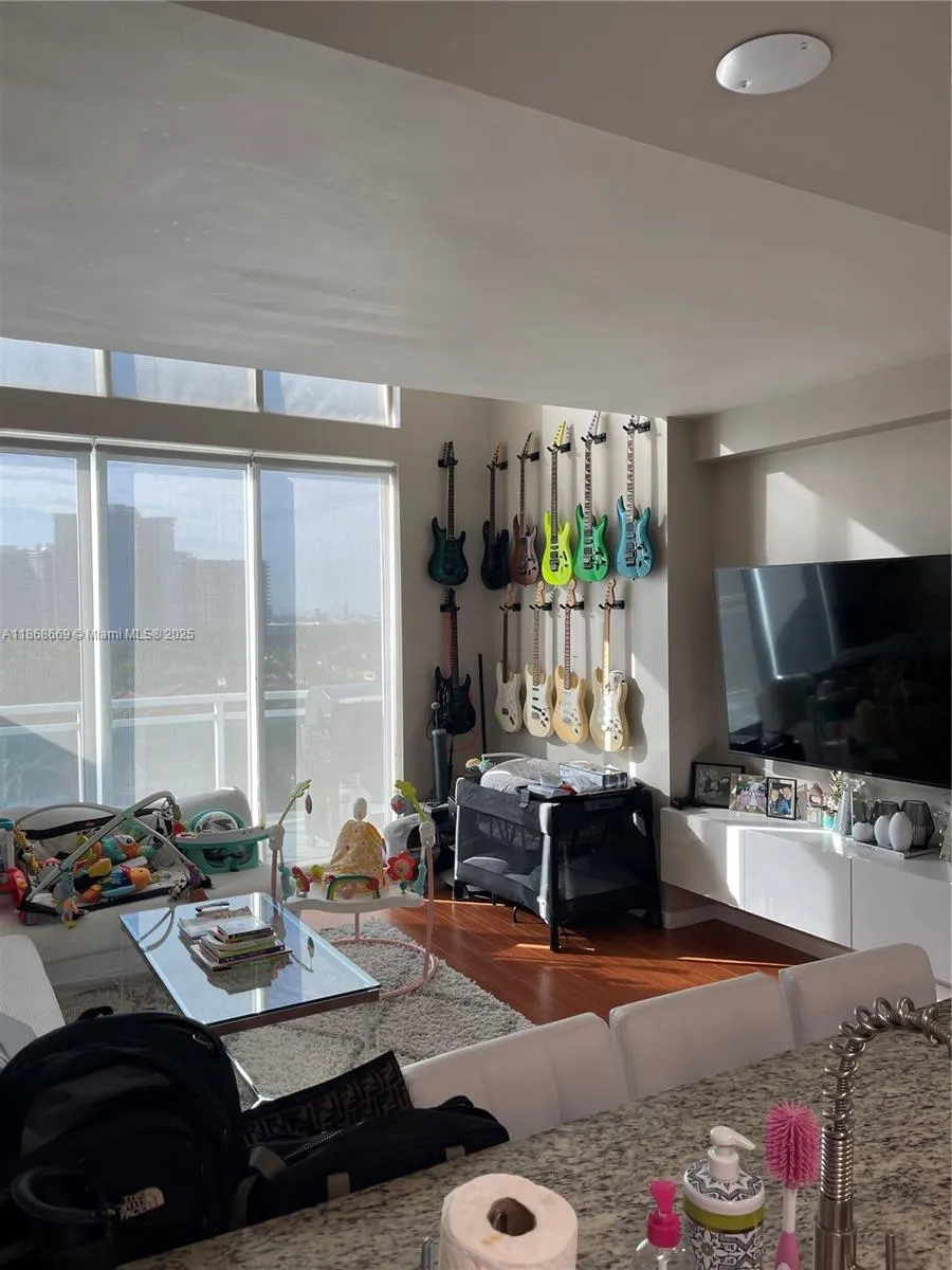 3000 NE 188th St # 706, Aventura FL 33180
