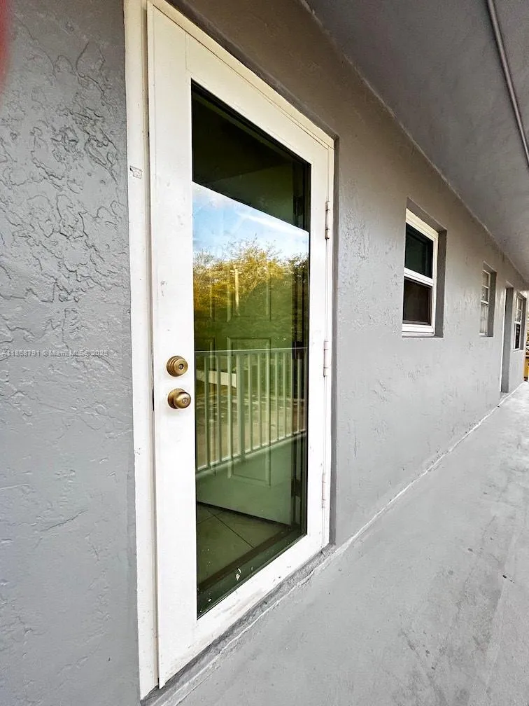 1 bedroom 1 bath for sale at 3265 Griffin Rd # 205, Dania Beach FL 33312