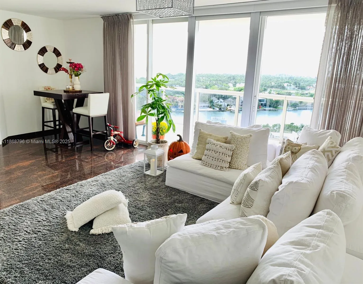 6301 Collins Ave # 1606, Miami Beach FL 33141