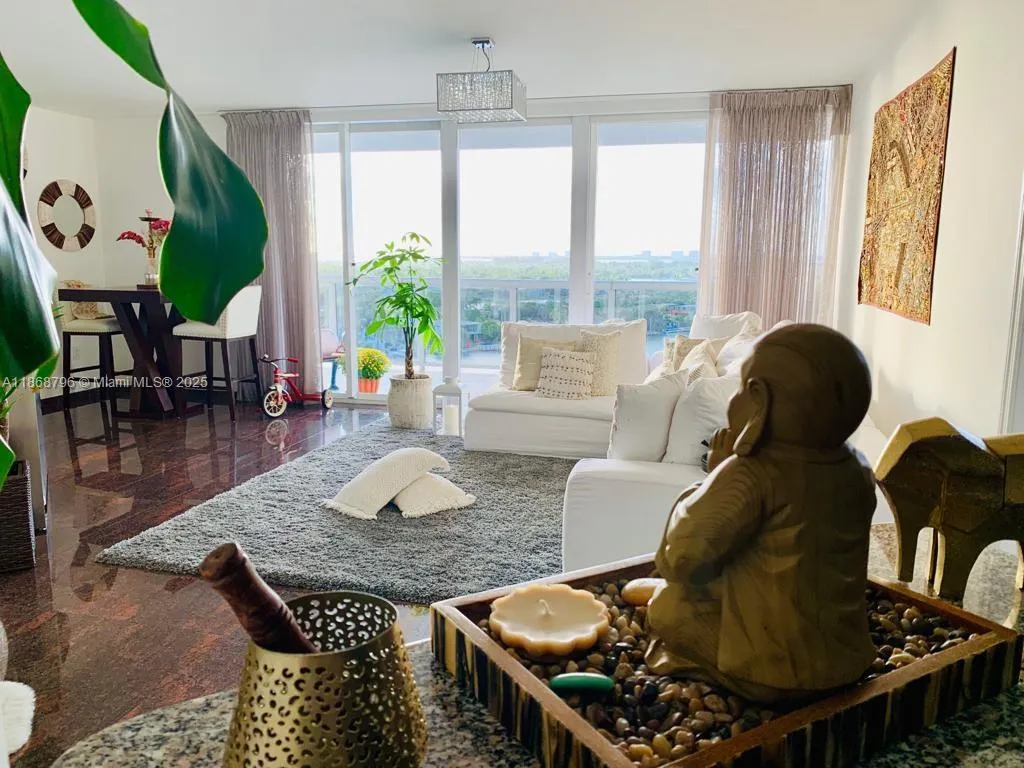 6301 Collins Ave # 1606, Miami Beach FL 33141