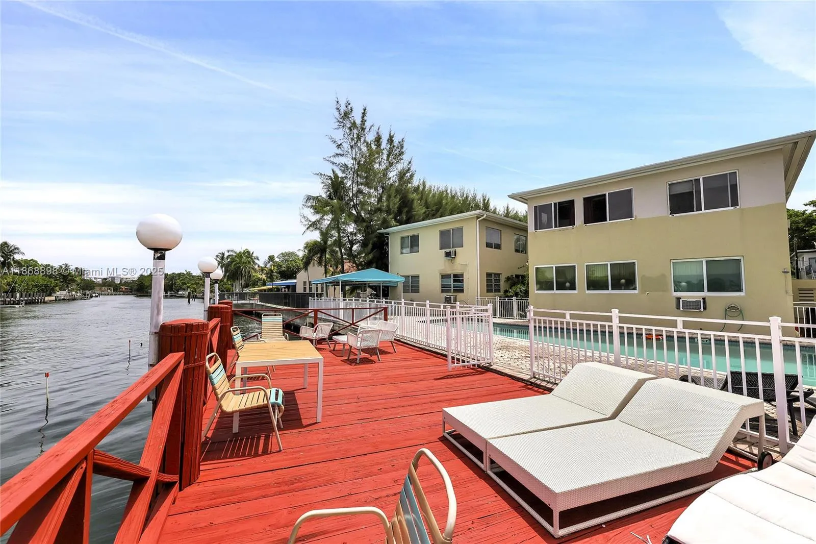 4730 Pine Tree Dr, Miami Beach FL 33140