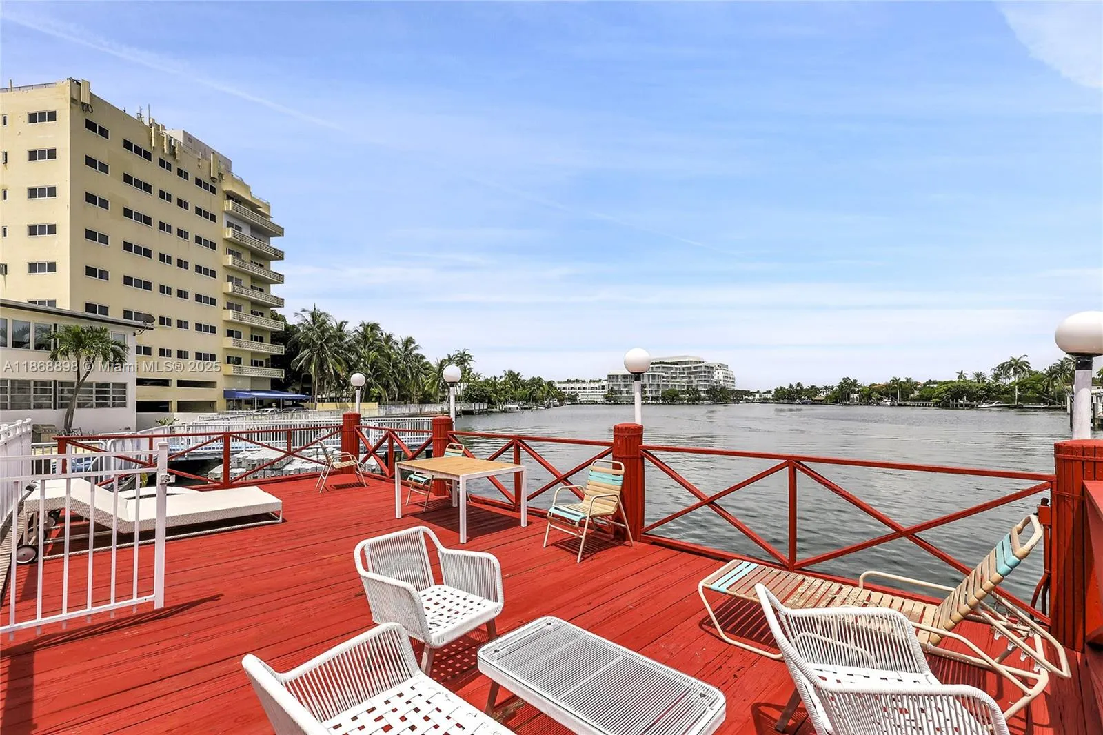 4730 Pine Tree Dr, Miami Beach FL 33140