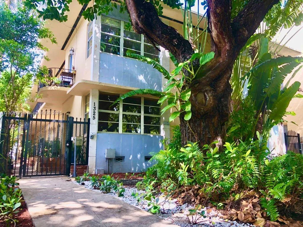 1 bedroom 1 bath for sale at 1325 Meridian Ave # 5, Miami Beach FL 33139