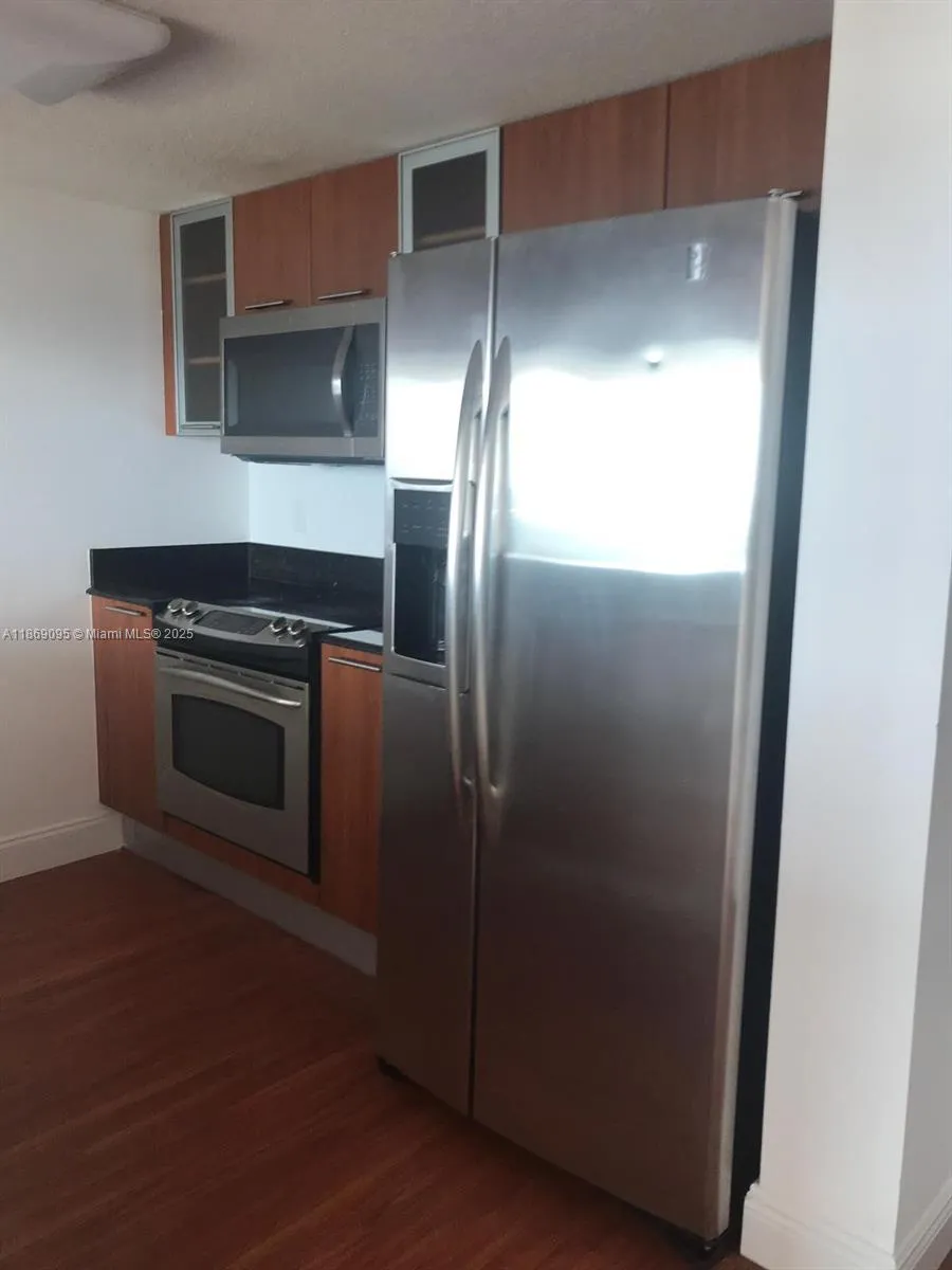 2 bedroom 2 bath for sale at 1800 N Bayshore Dr # 3910, Miami FL 33132
