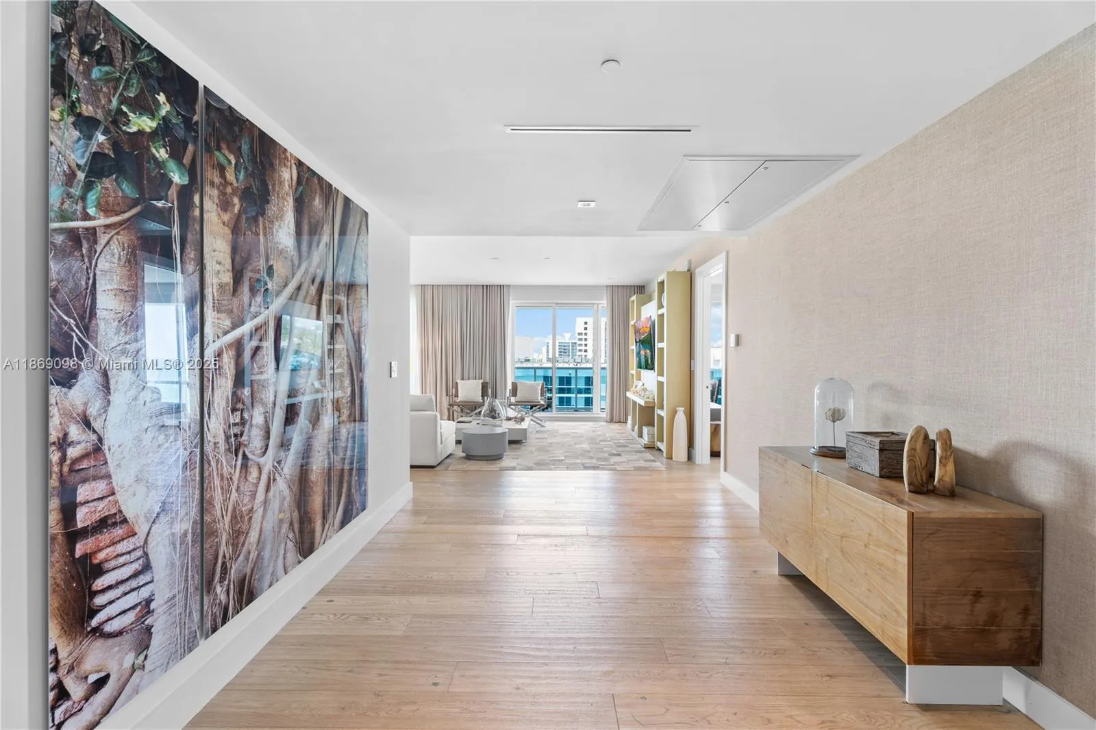 102 24th St # 1703, Miami Beach FL 33139