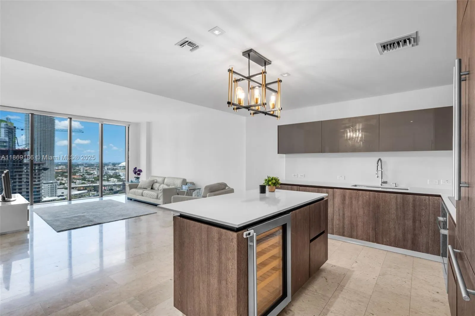 68 SE 6th St # 2410, Miami FL 33131