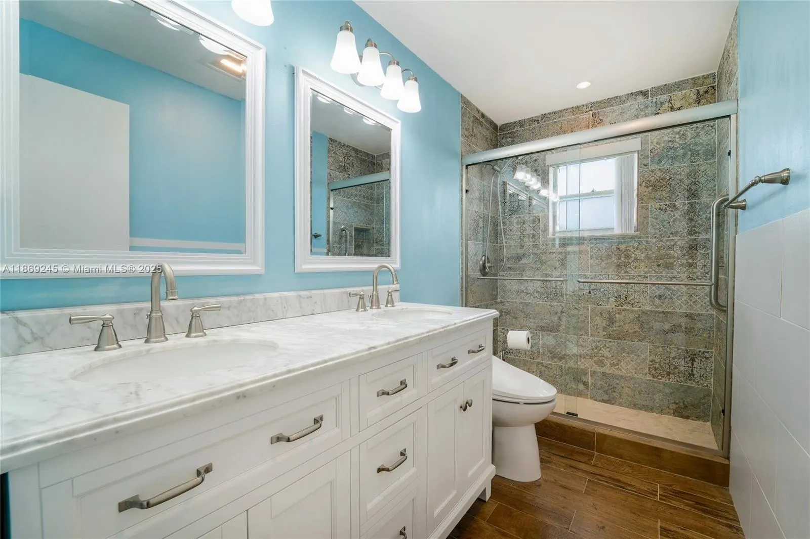 1441 W Campanelli Dr, Plantation FL 33322