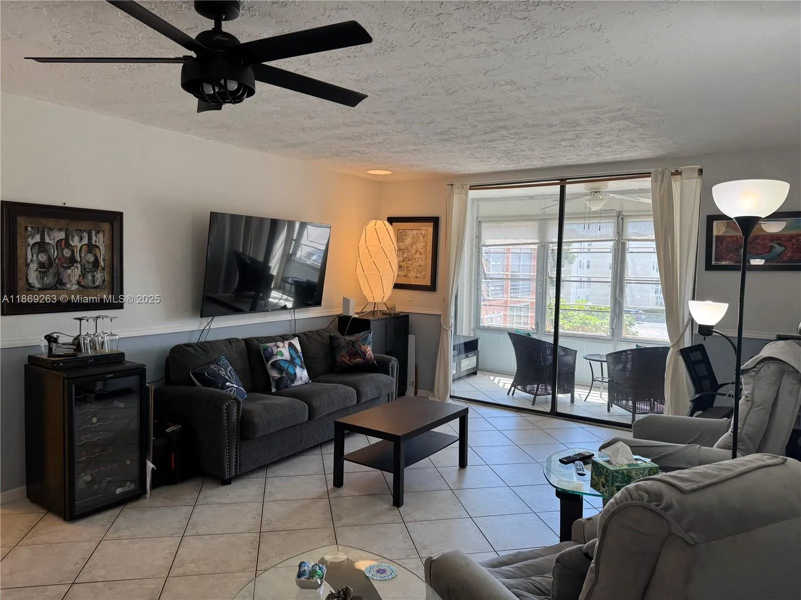 1 bedroom 1 bath for sale at 2861 Somerset Dr # 318, Lauderdale Lakes FL 33311