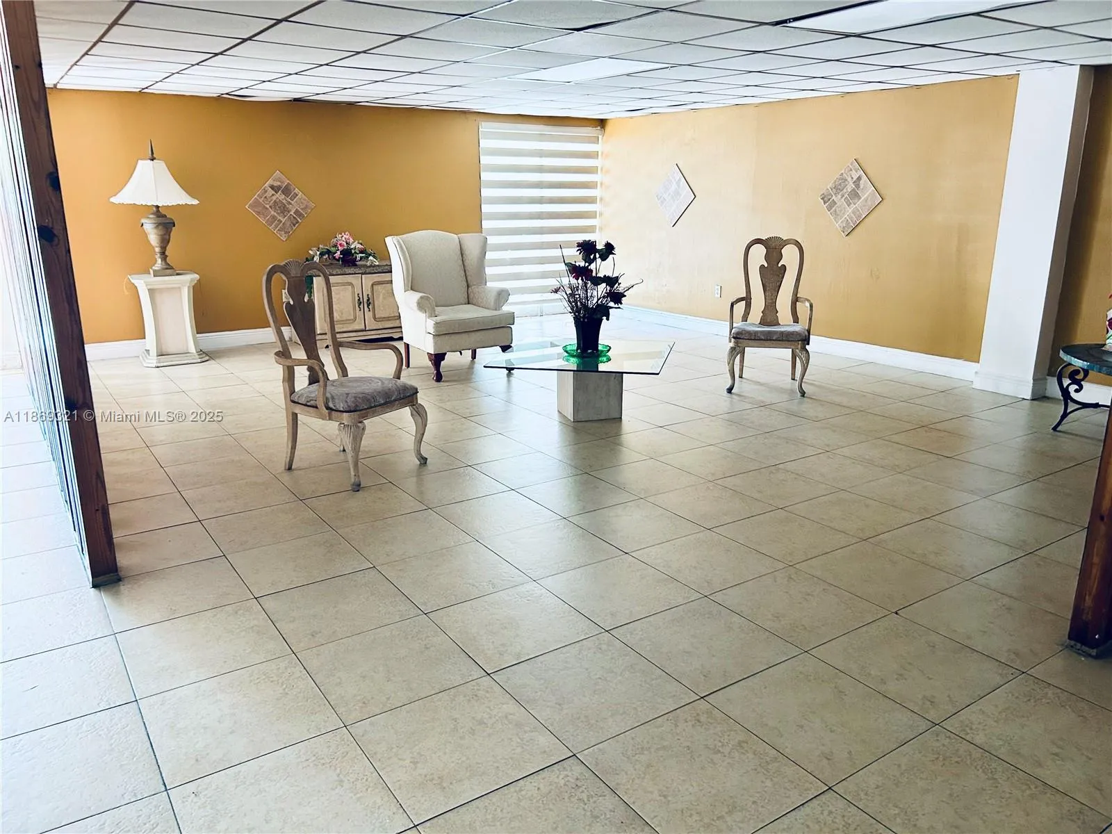 6130 W 19th Ave # 305, Hialeah FL 33012