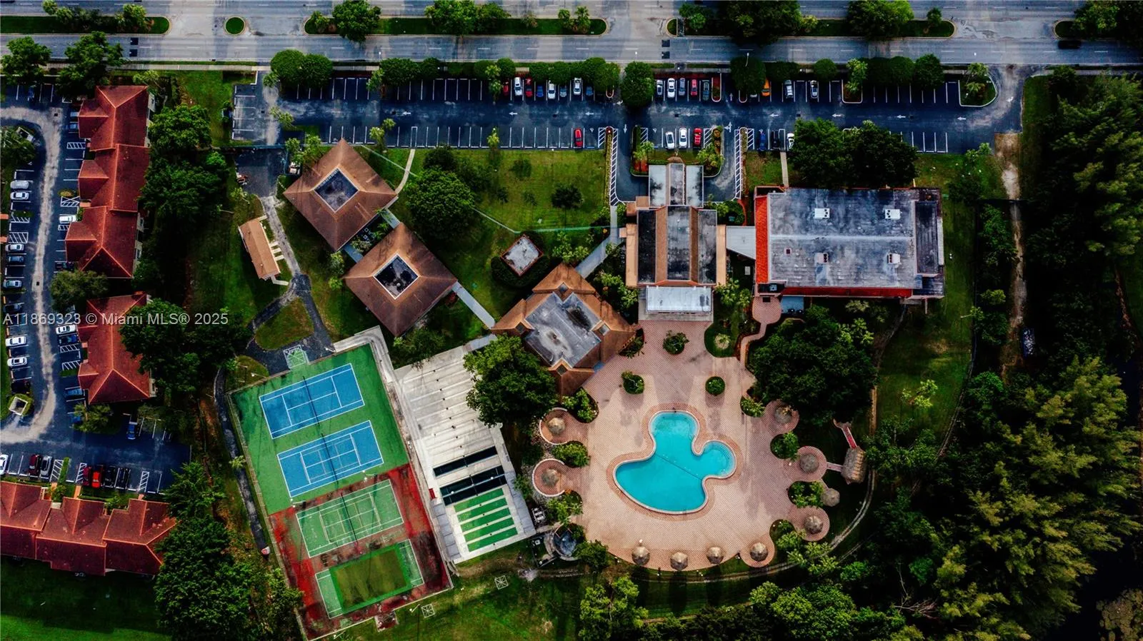 1 bedroom 1 bath for sale at 3110 Holiday Springs Blvd # 310, Margate FL 33063