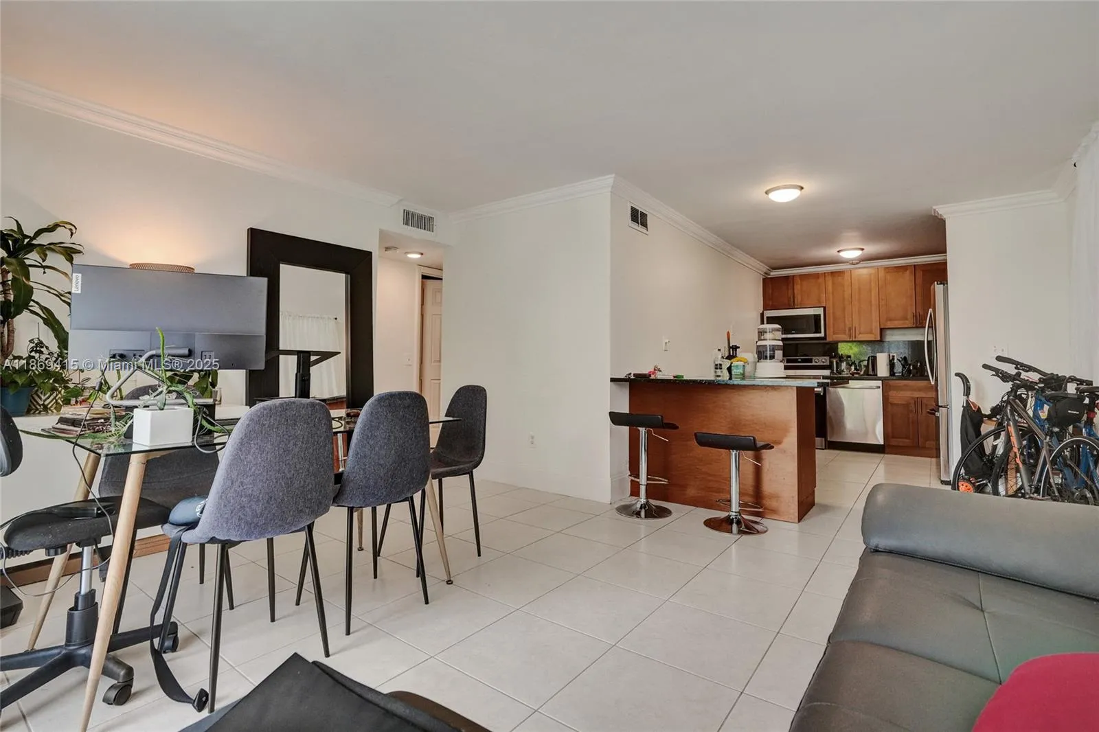 1801 S Treasure Dr # 329, North Bay Village FL 33141