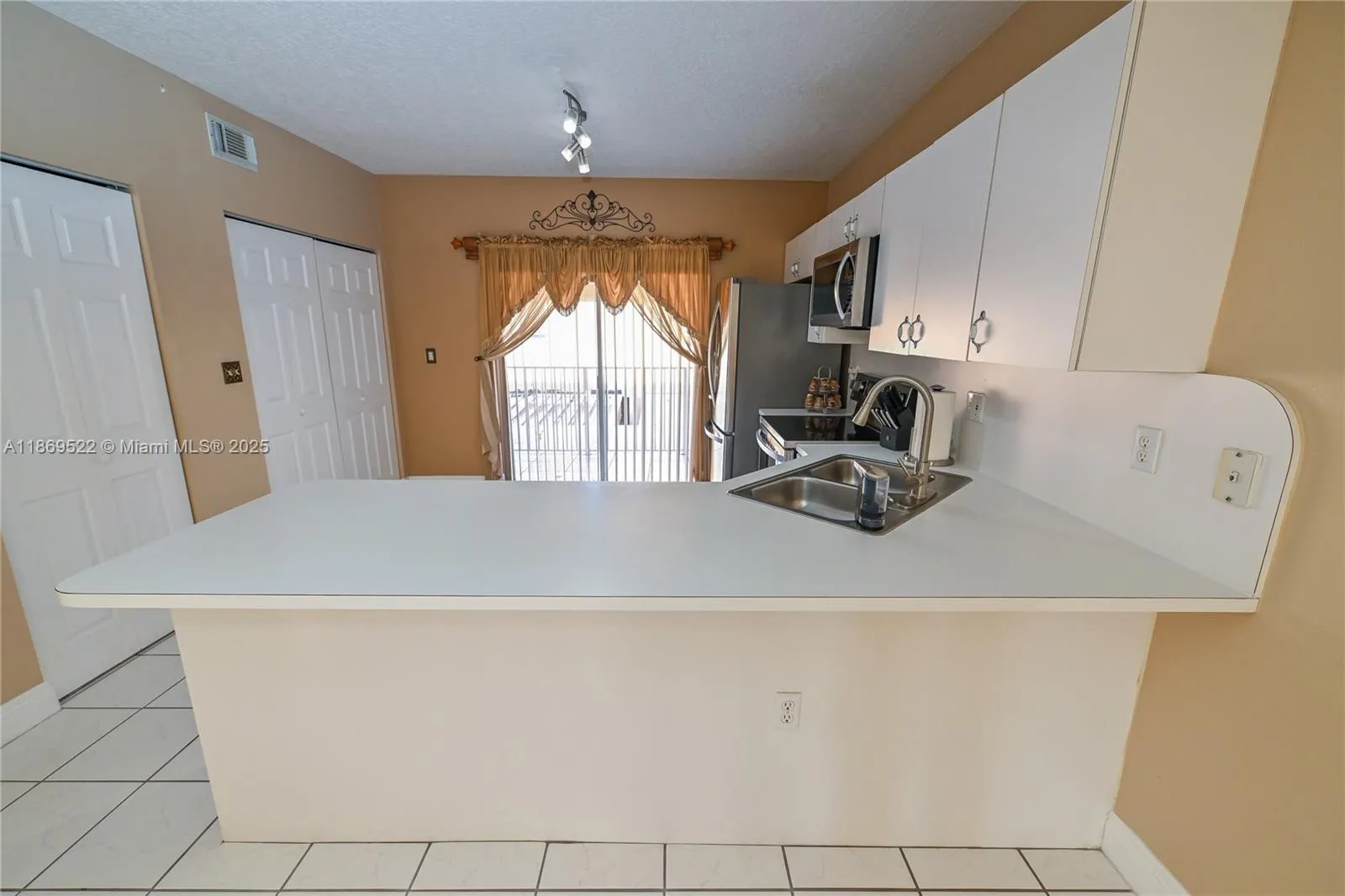 8390 NW 103rd St # 205H, Hialeah Gardens FL 33016