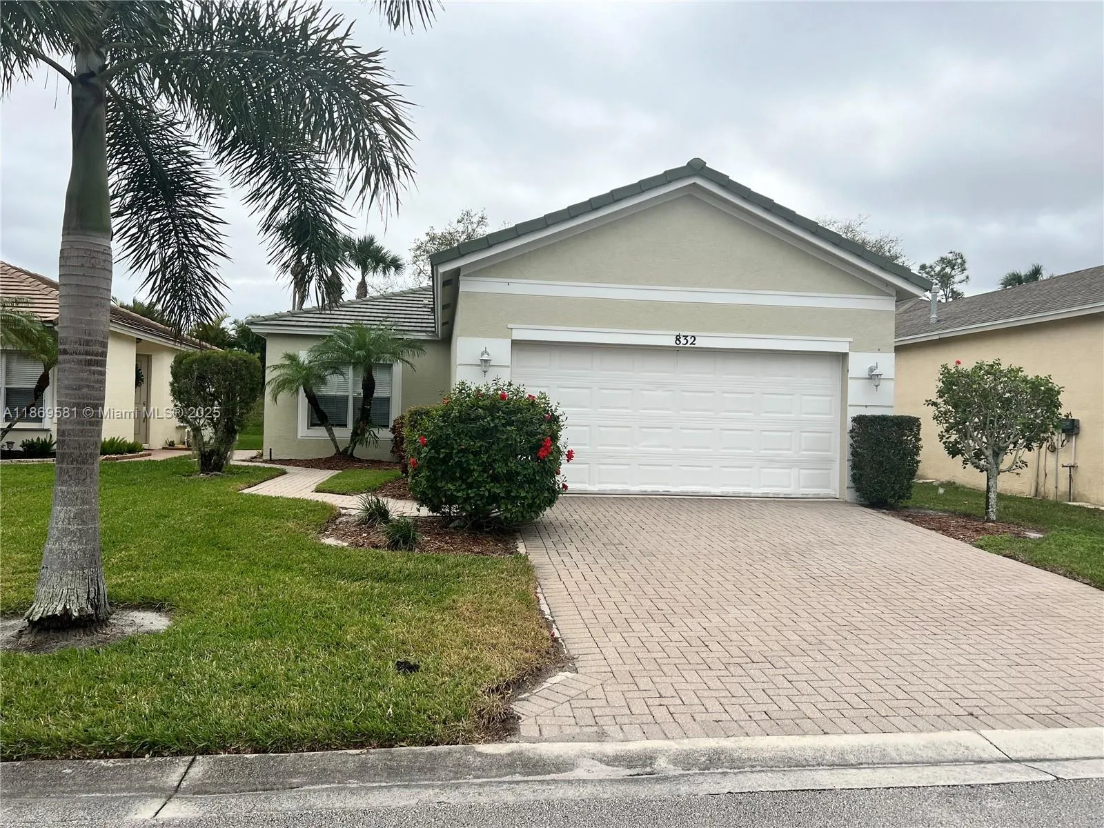 832 SW Rocky Bayou Ter, Port St. Lucie FL 34986