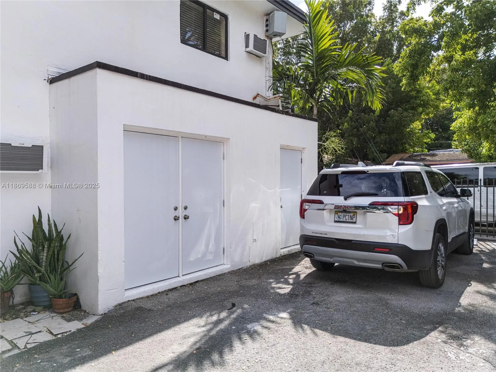 131 NE 77th St, Miami FL 33138