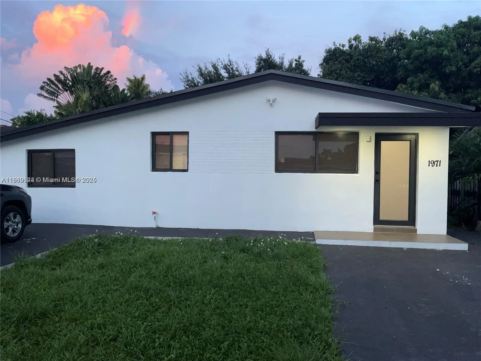 4 bedroom 3 bath for sale at 1971 W 2nd Ave, Hialeah FL 33010