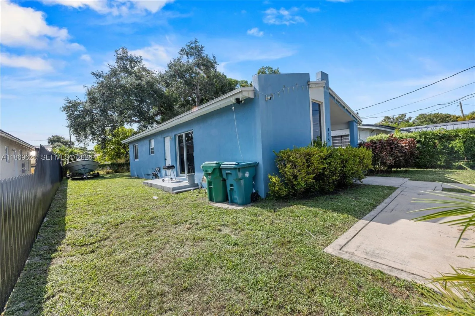 3 bedroom 2 bath for sale at 135 NW 6th Ave, Dania Beach FL 33004