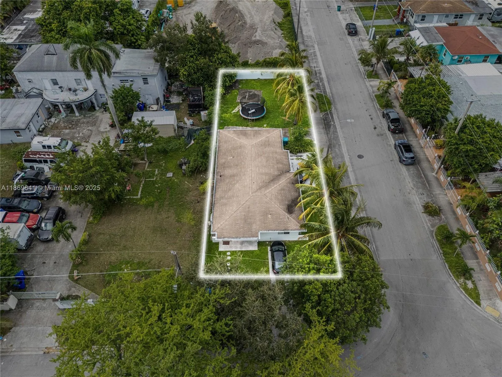 301 NW 34th St, Miami FL 33127