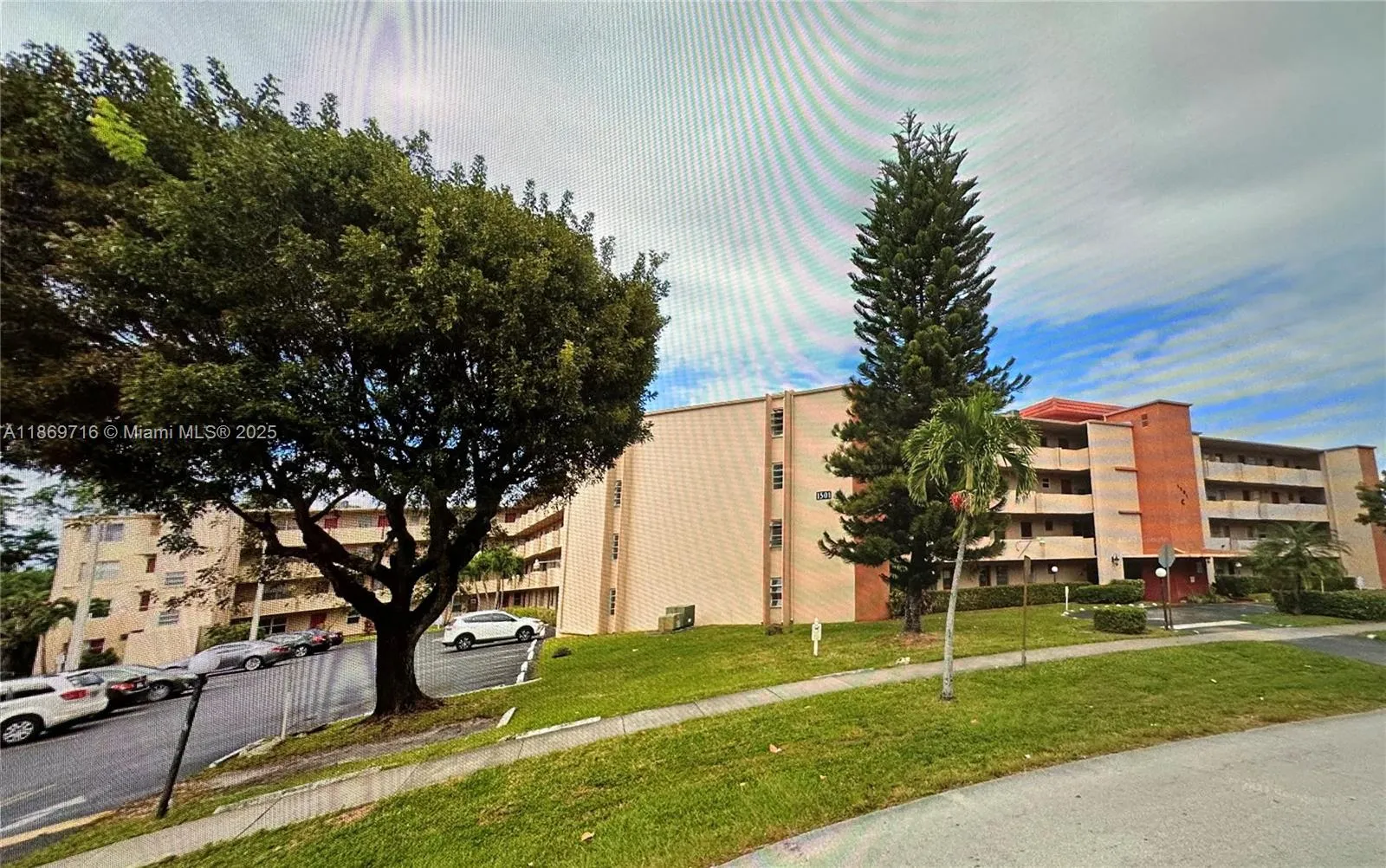 1 bedroom 1 bath for sale at 1501 NE 191st St # C108, Miami FL 33179