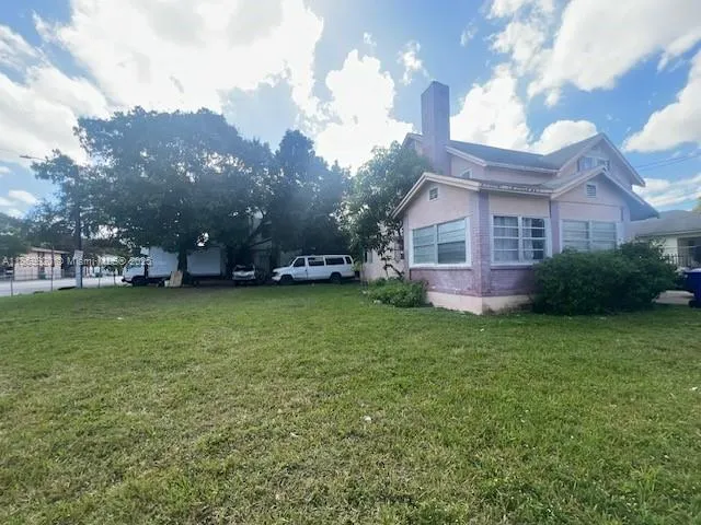 4 bedroom 2 bath for sale at 10 NW 60th St, Miami FL 33127