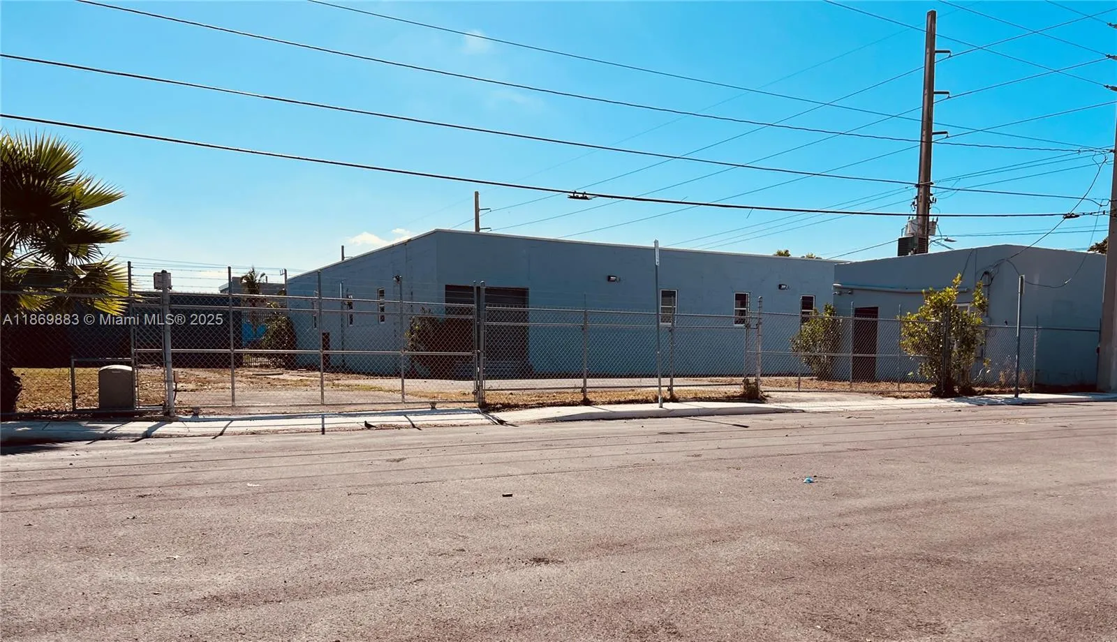1031 NW 21st St, Miami FL 33127