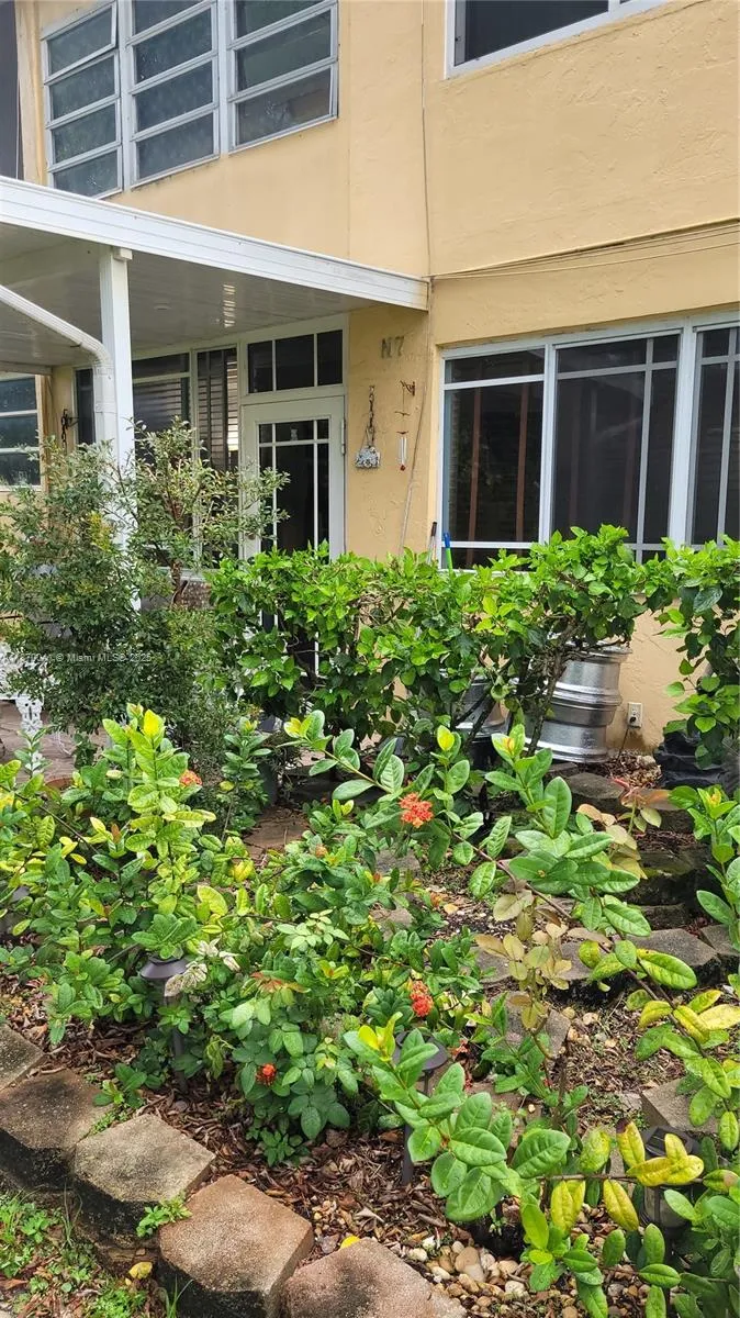 2 bedroom 2 bath for sale at 135 NE 202nd Ter # N7, Miami Gardens FL 33179