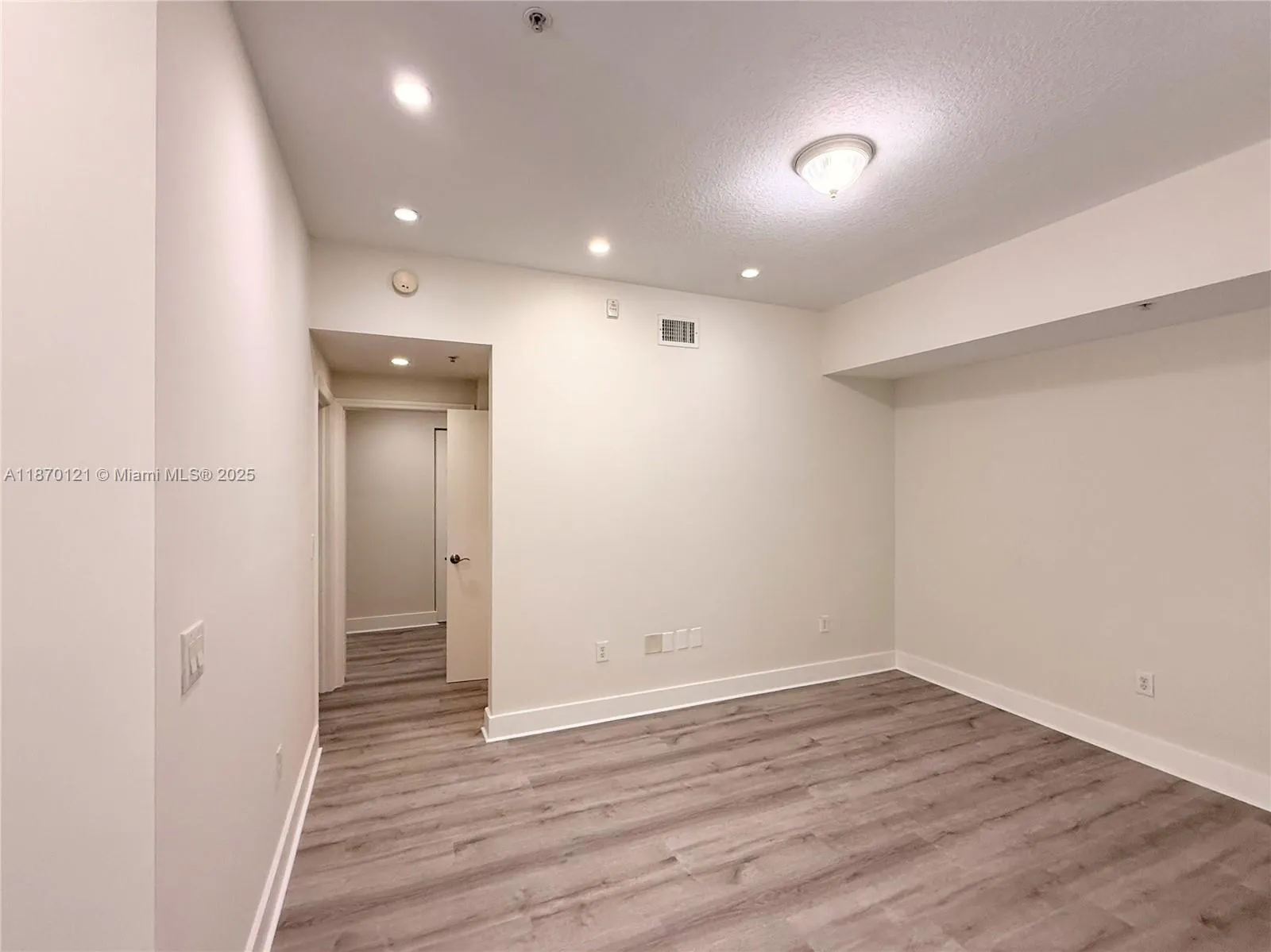 7330 NW 114th Ave # 5, Doral FL 33178