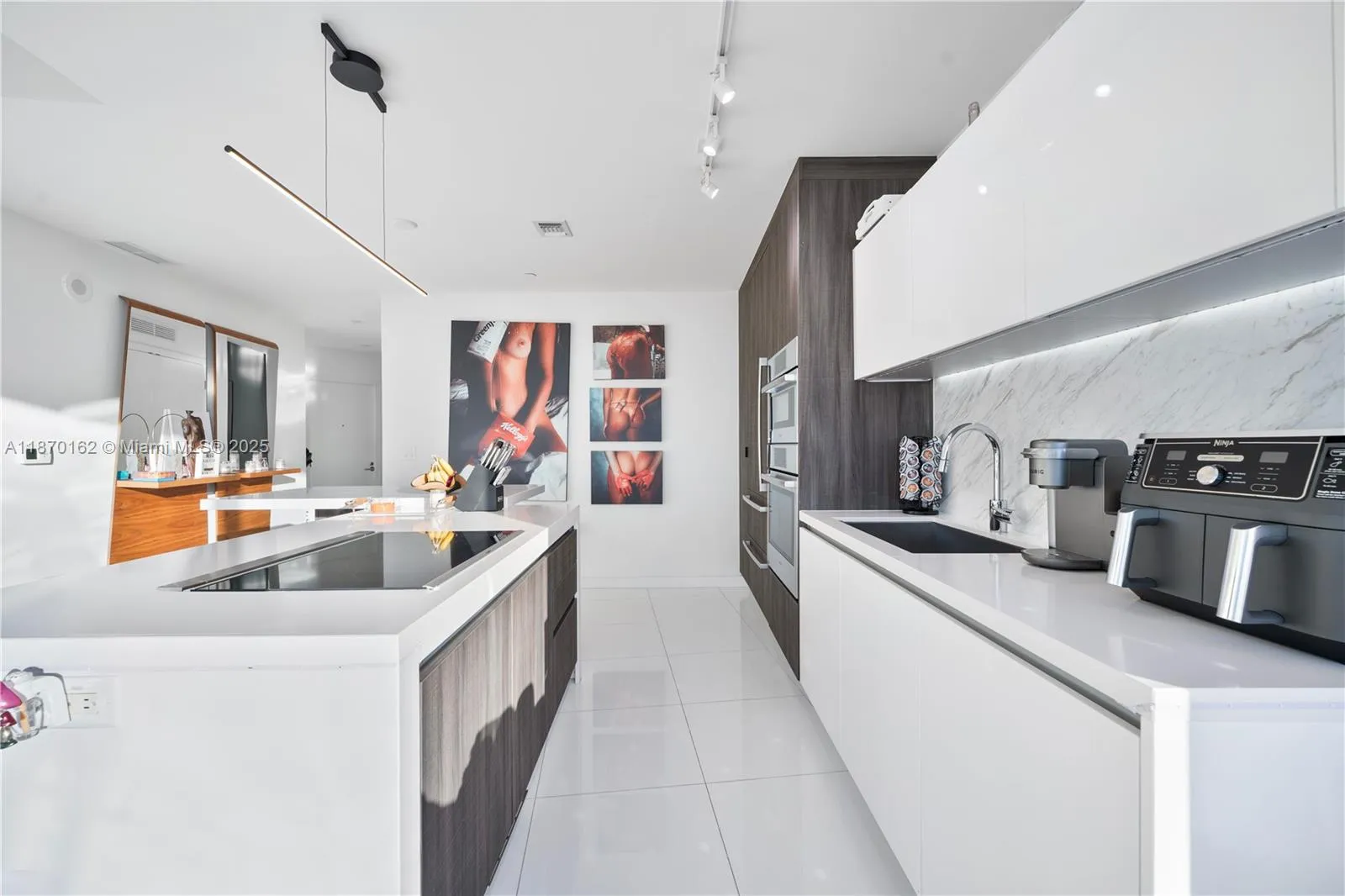 851 NE 1st Ave # 3910, Miami FL 33132