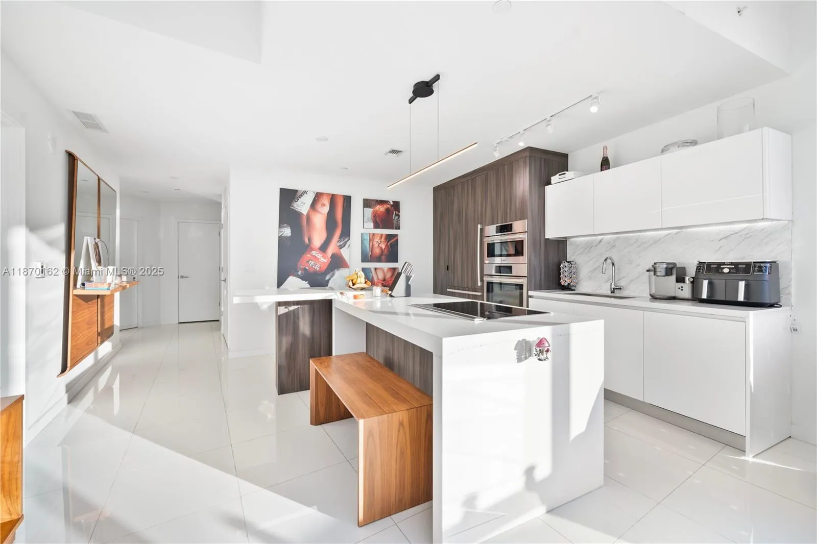 851 NE 1st Ave # 3910, Miami FL 33132