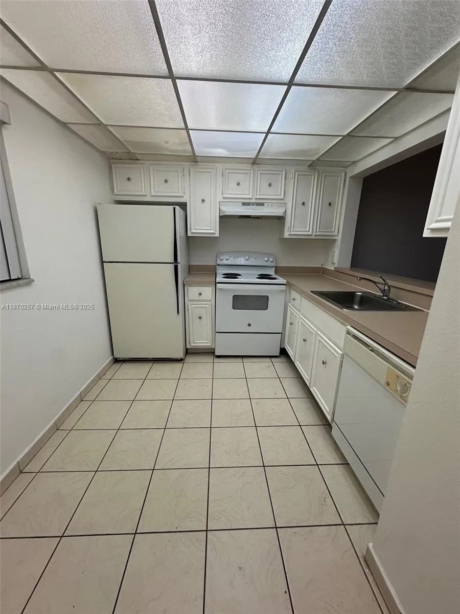 1 bedroom 1 bath for sale at 17911 NW 68th Ave # N206, Hialeah FL 33015