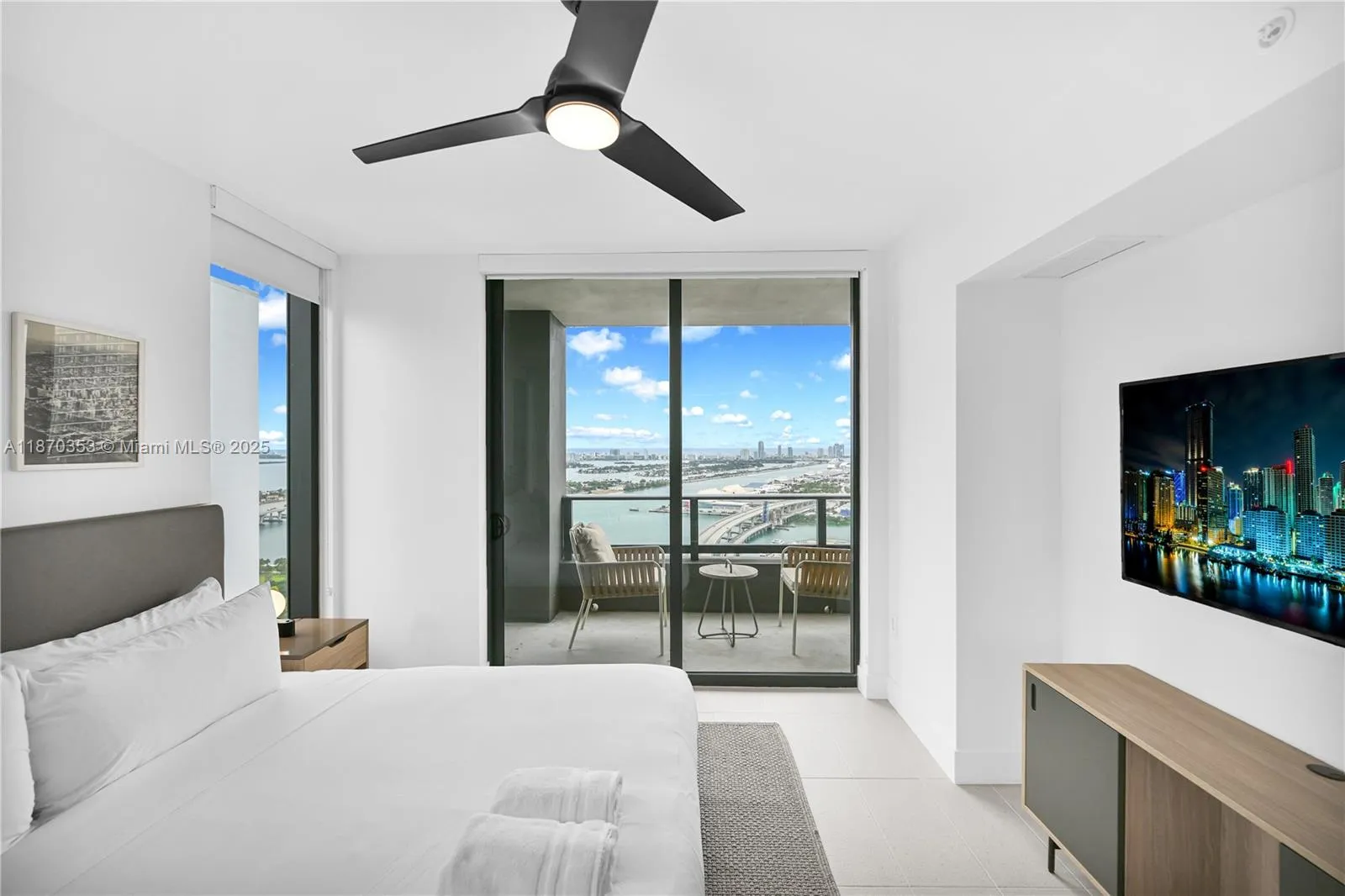 3 bedroom 3 bath for sale at 159 NE 6th St # 4015, Miami FL 33132