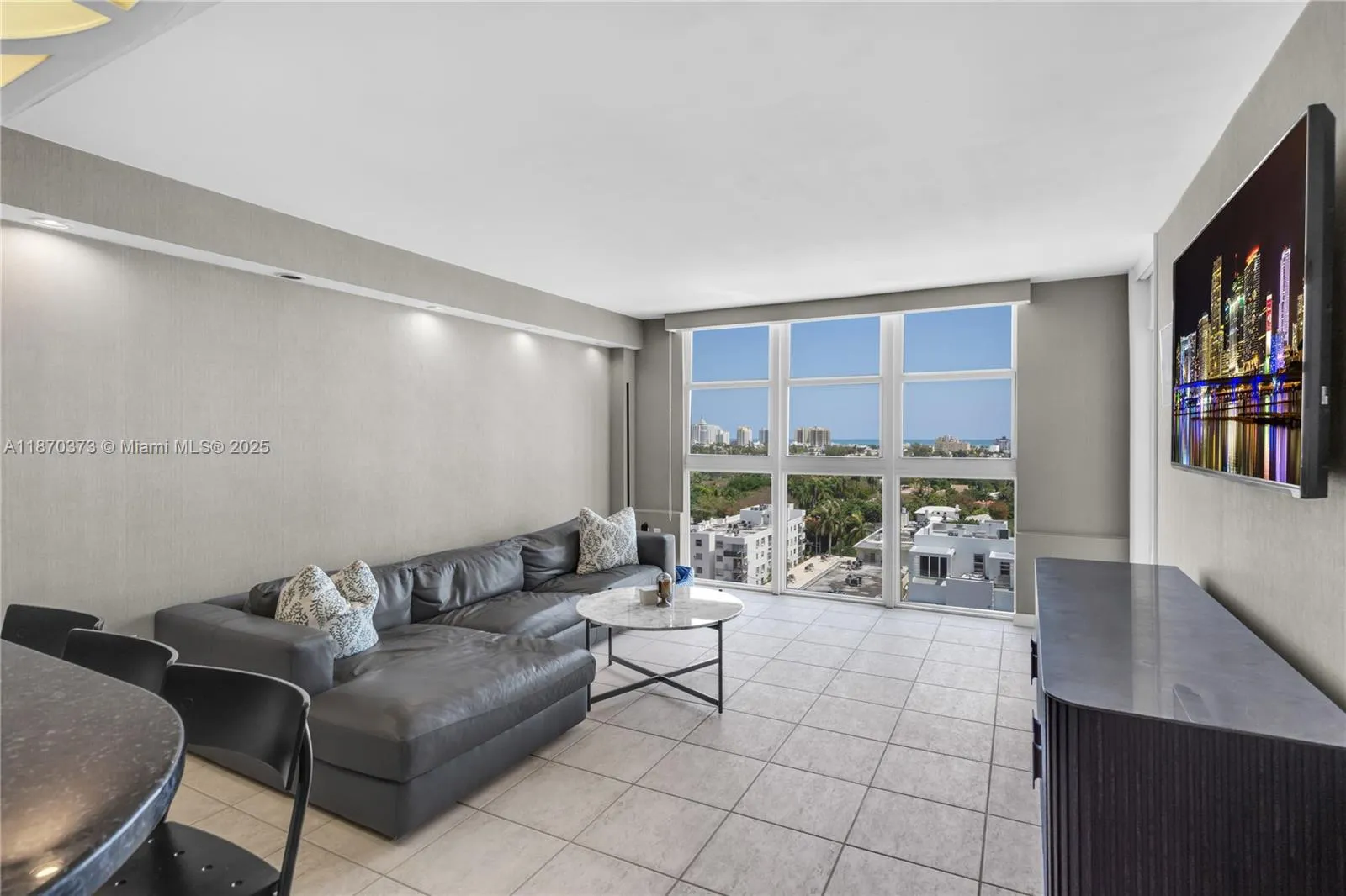 1 bedroom 1 bath for sale at 1228 West Ave # 1110, Miami Beach FL 33139