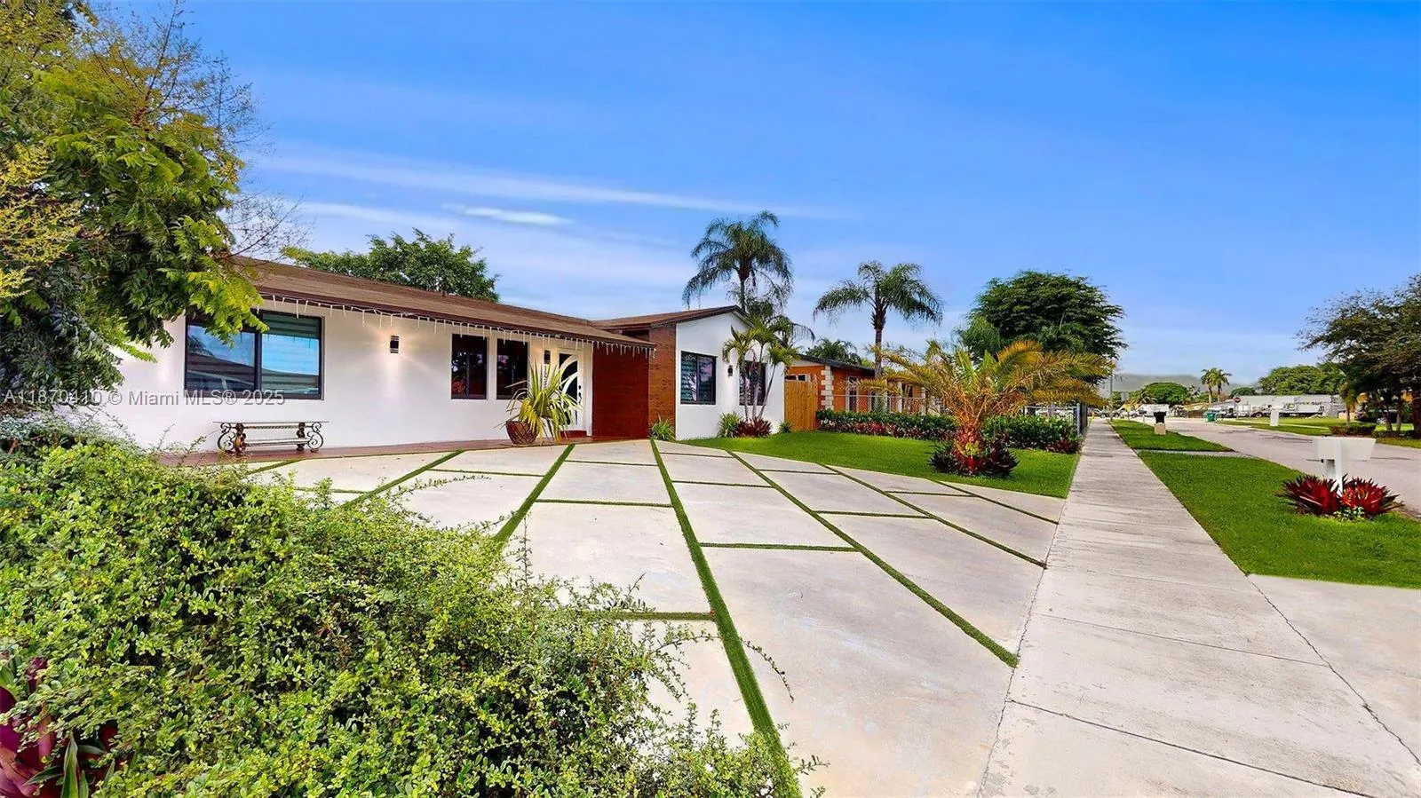 15230 SW 109th Ave, Miami FL 33157