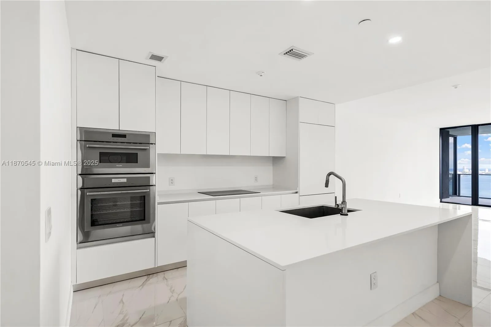 700 NE 24TH ST # 4102, Miami FL 33137