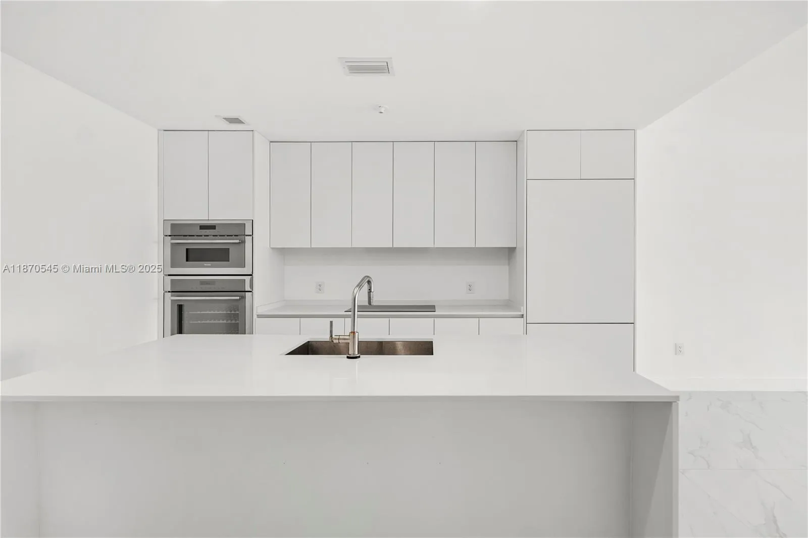 700 NE 24TH ST # 4102, Miami FL 33137