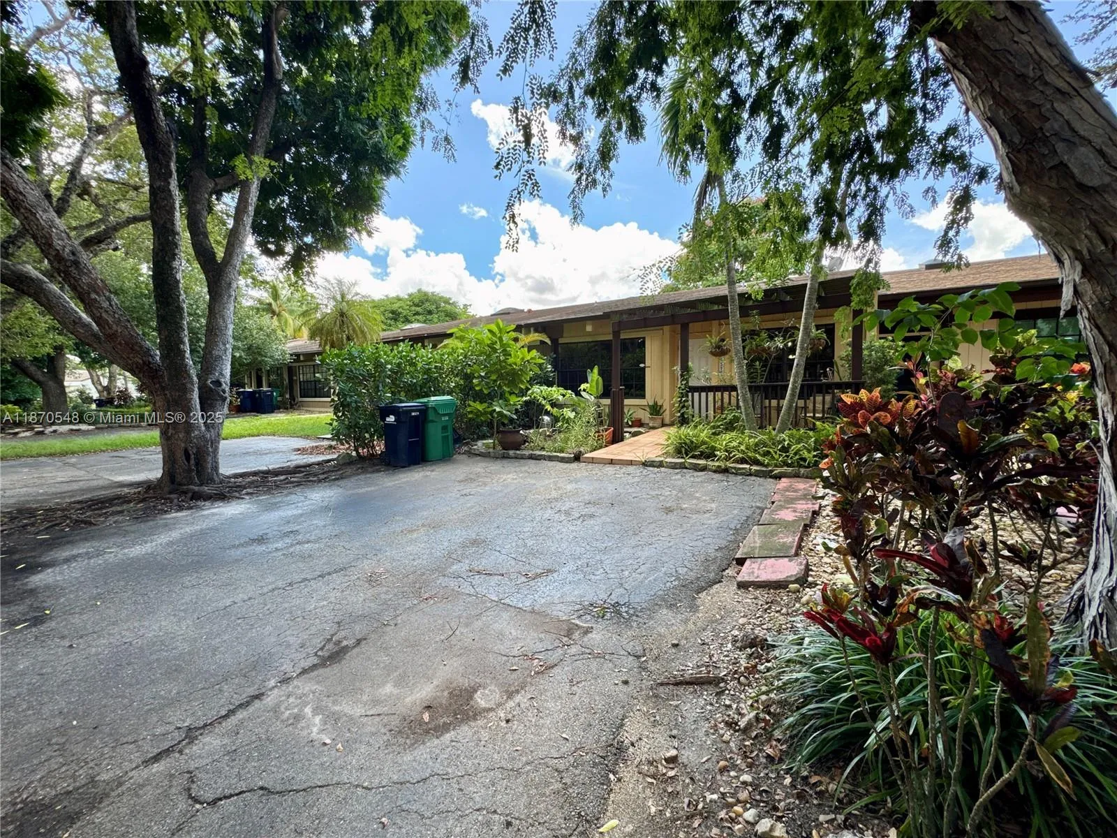 13527 SW 101st Ln, Miami FL 33186
