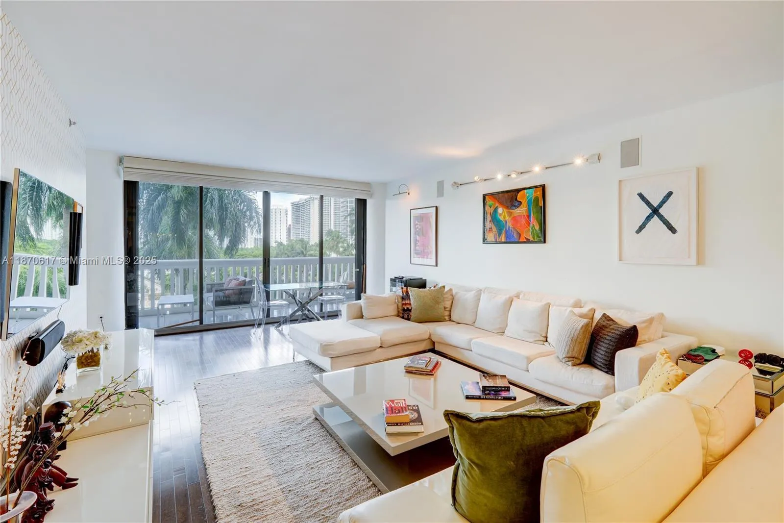2000 Island Blvd # 710, Aventura FL 33160