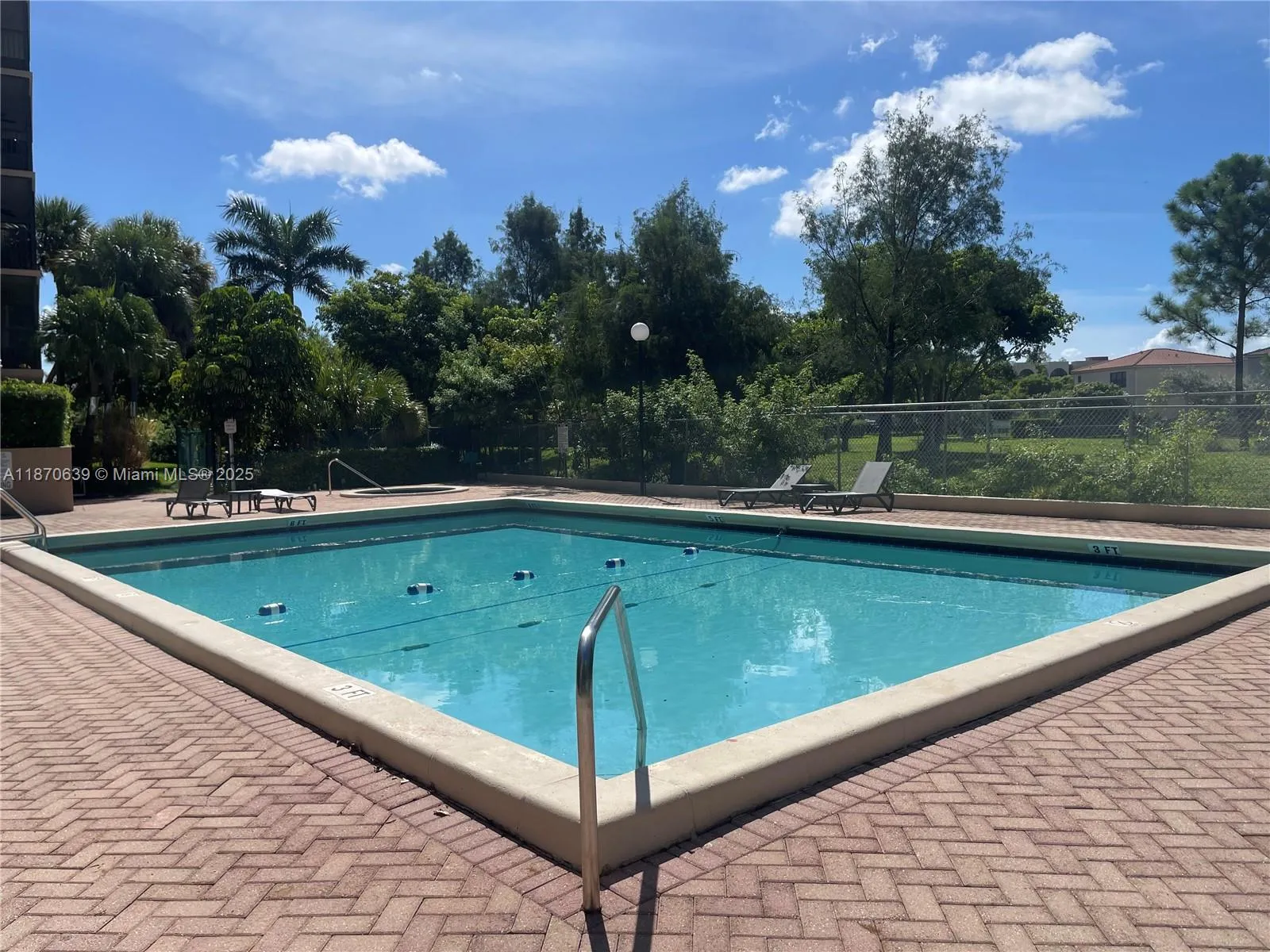 900 NE 195th St # 703, Miami FL 33179