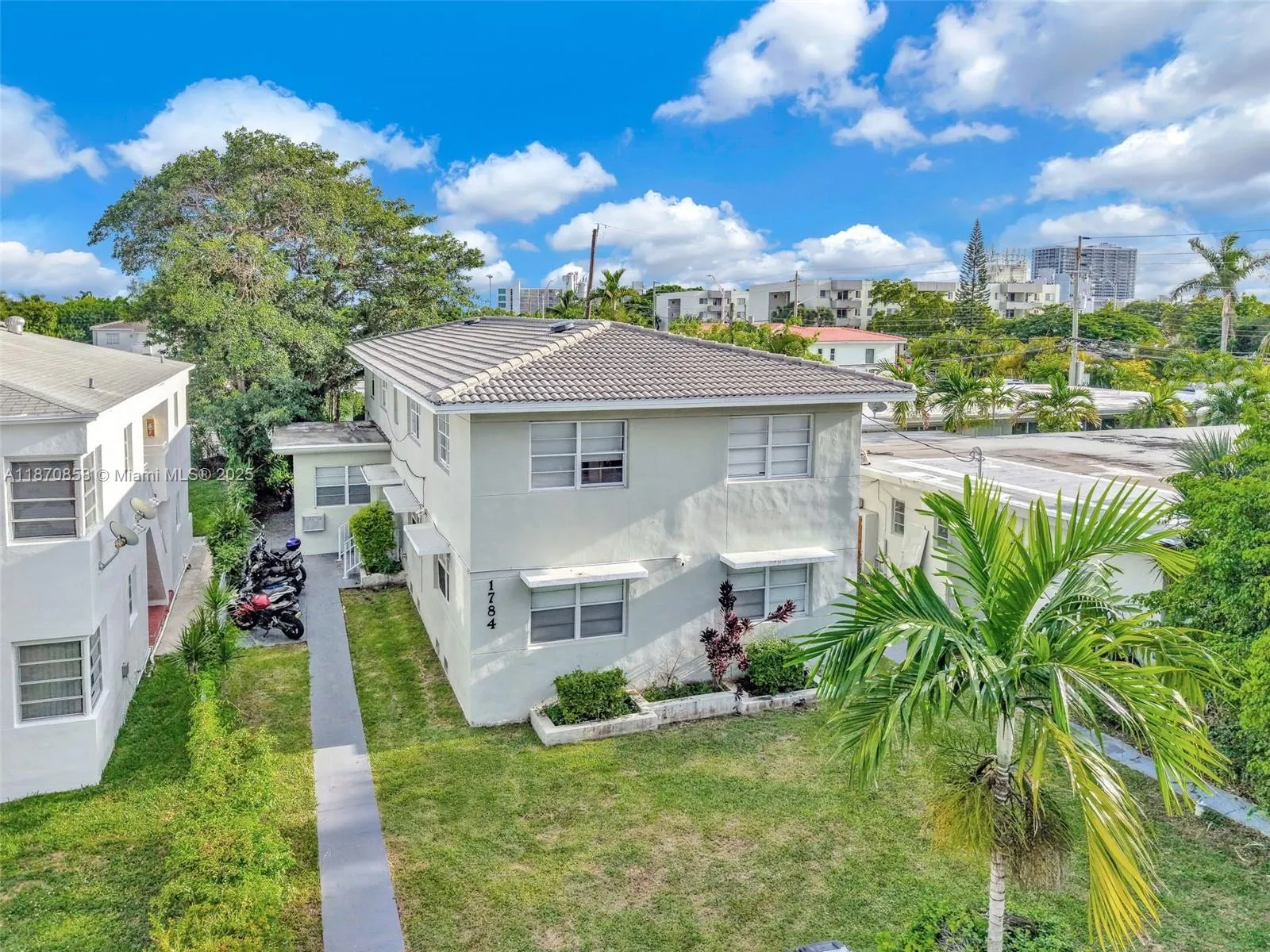 1784 Marseille Dr, Miami Beach FL 33141