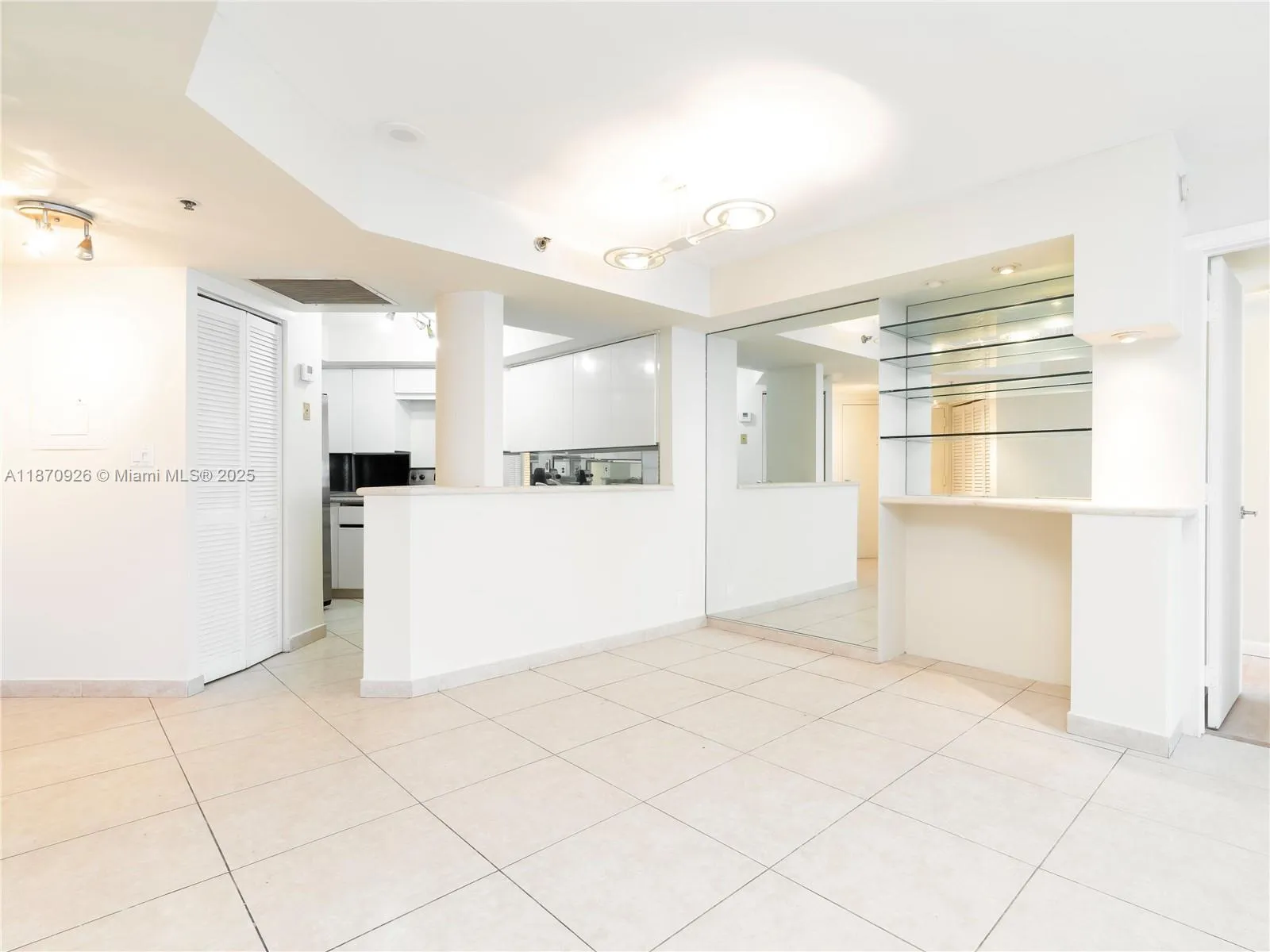 6767 Collins Ave # 1907, Miami Beach FL 33141
