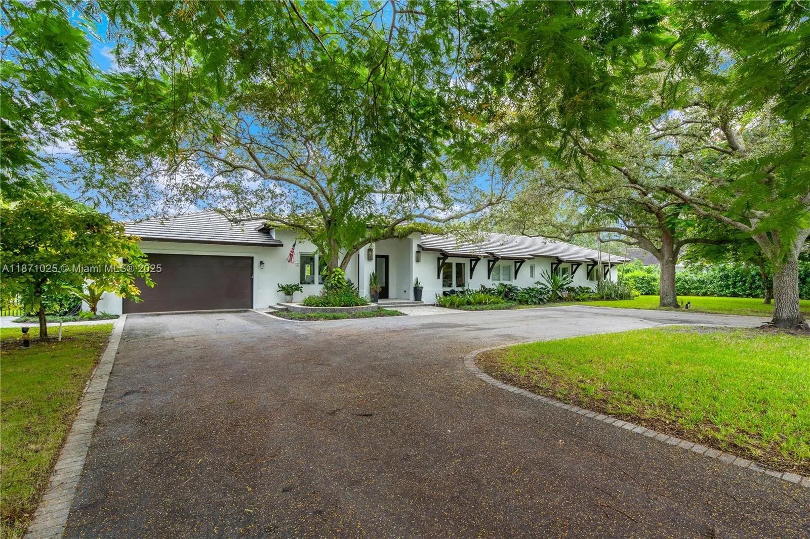 5 bedroom 3 bath for sale at 11835 SW 91st Ave, Miami FL 33176