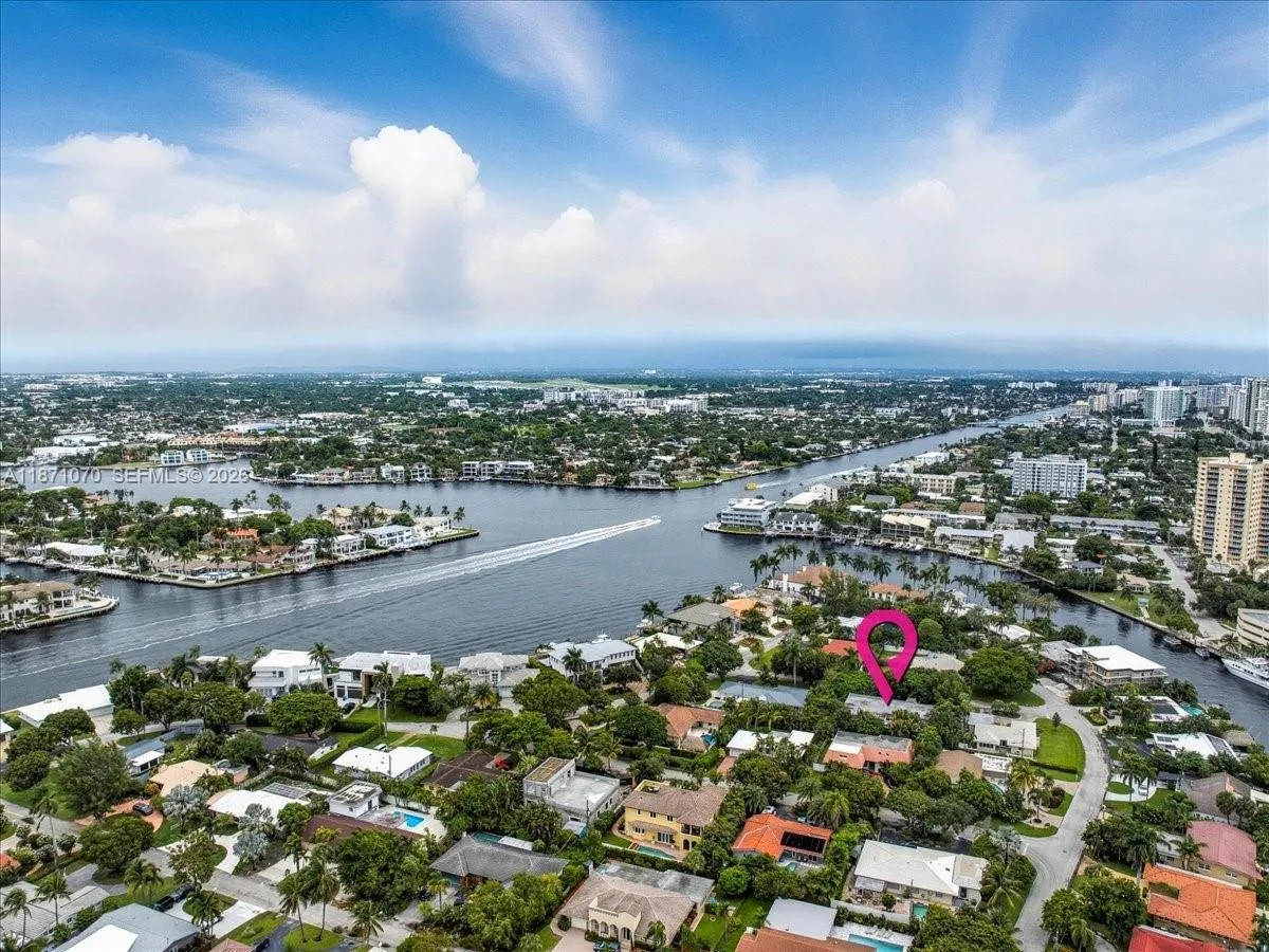 3260 Lakeview Dr, Pompano Beach FL 33062