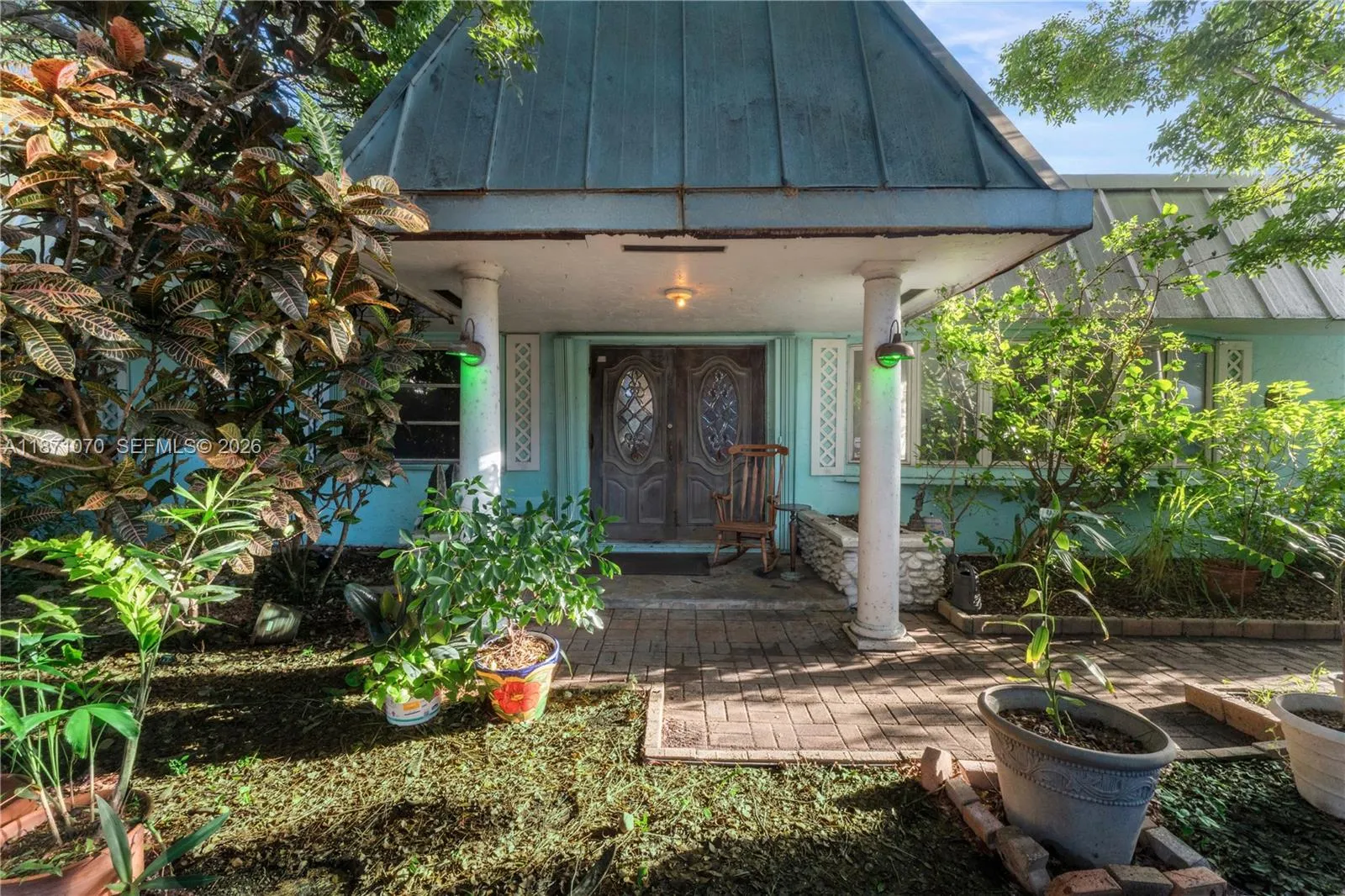 3260 Lakeview Dr, Pompano Beach FL 33062