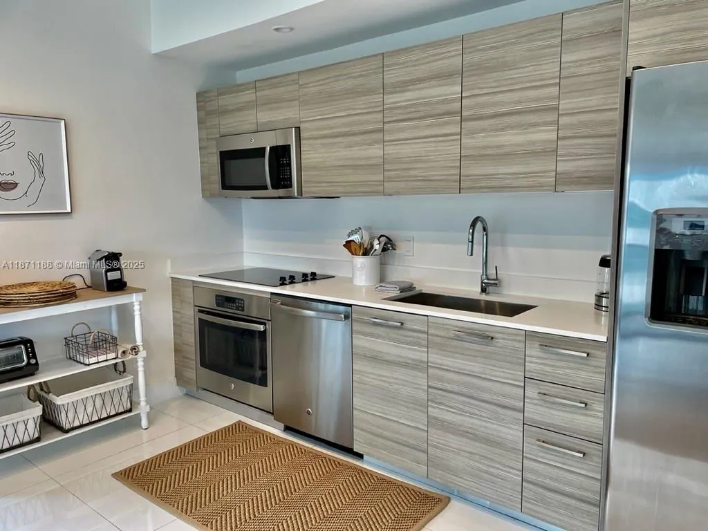 121 NE 34 ST # 901, Miami FL 33137