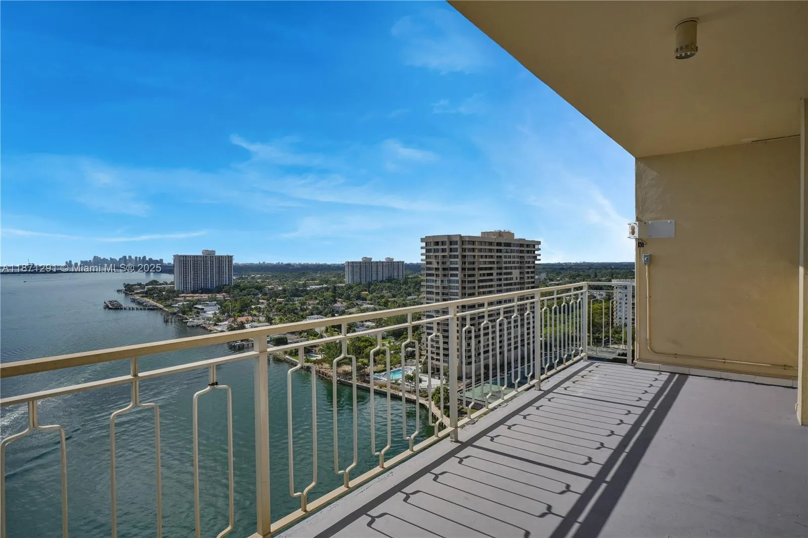 2 bedroom 2 bath for sale at 11111 Biscayne Blvd # 21C, Miami FL 33181