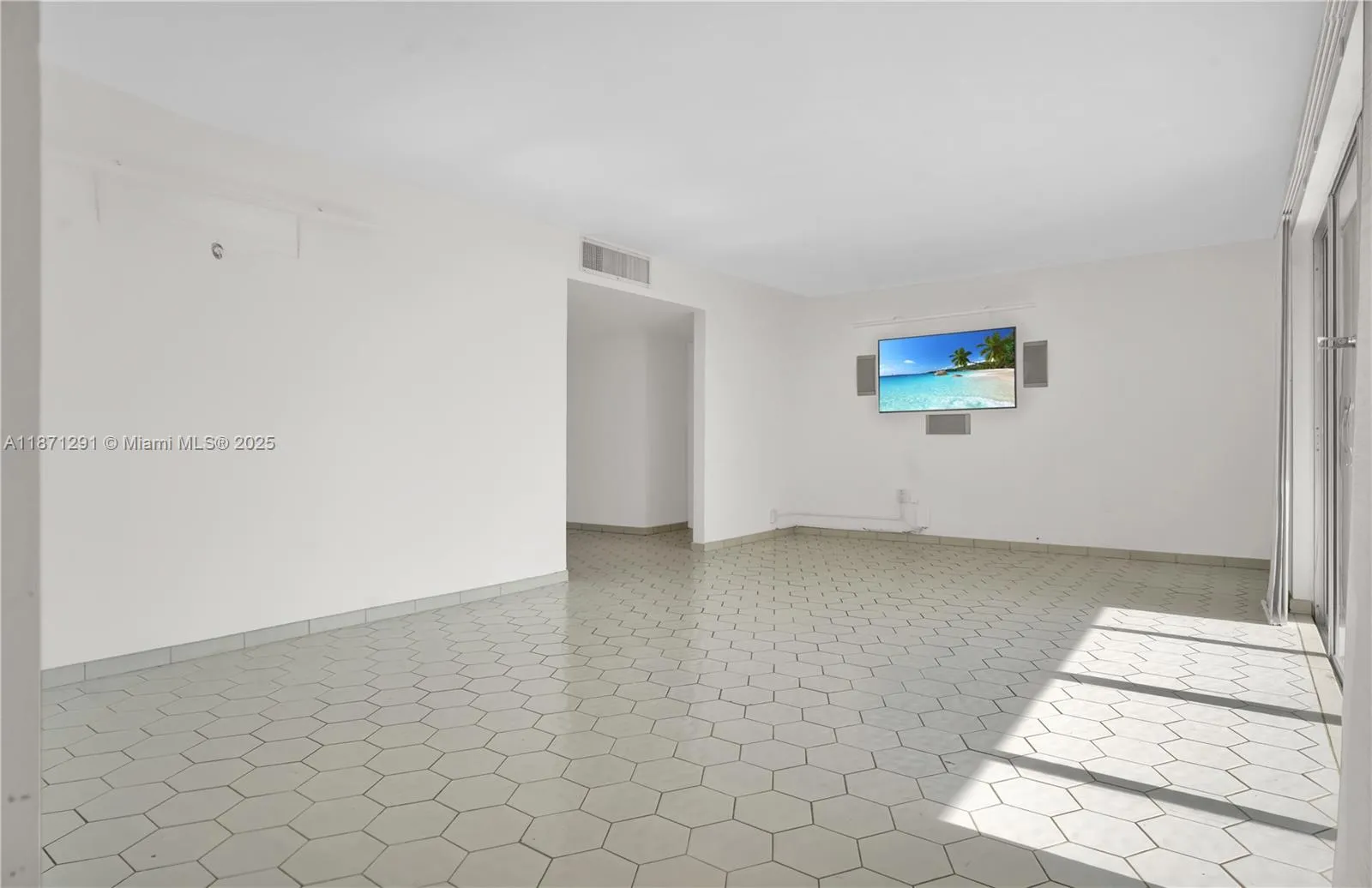 11111 Biscayne Blvd # 21C, Miami FL 33181