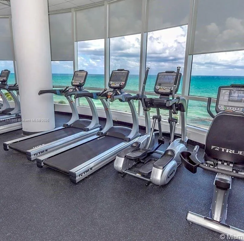 6365 Collins Ave # 904, Miami Beach FL 33141