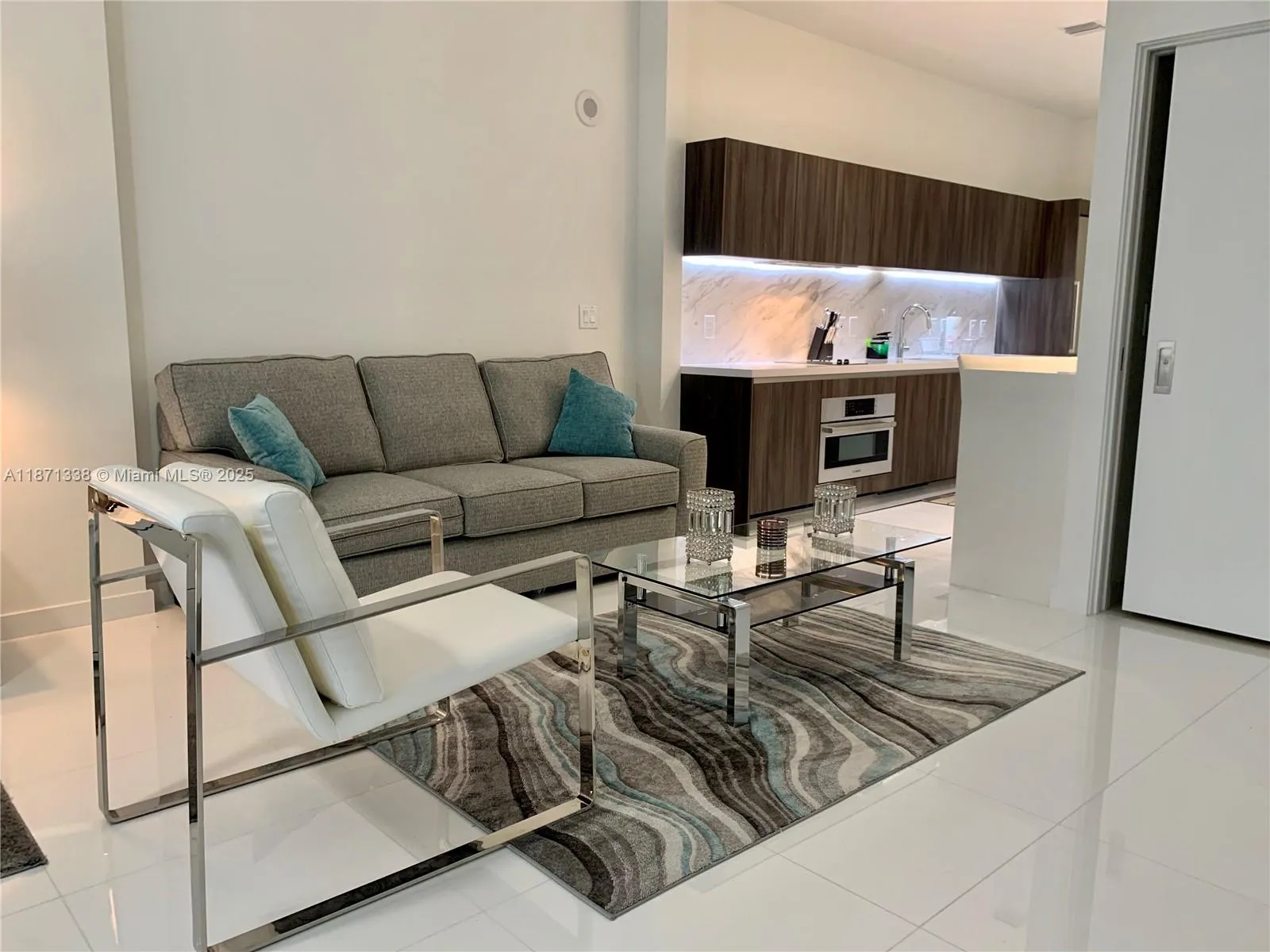 851 NE 1 Ave # 502, Miami FL 33132