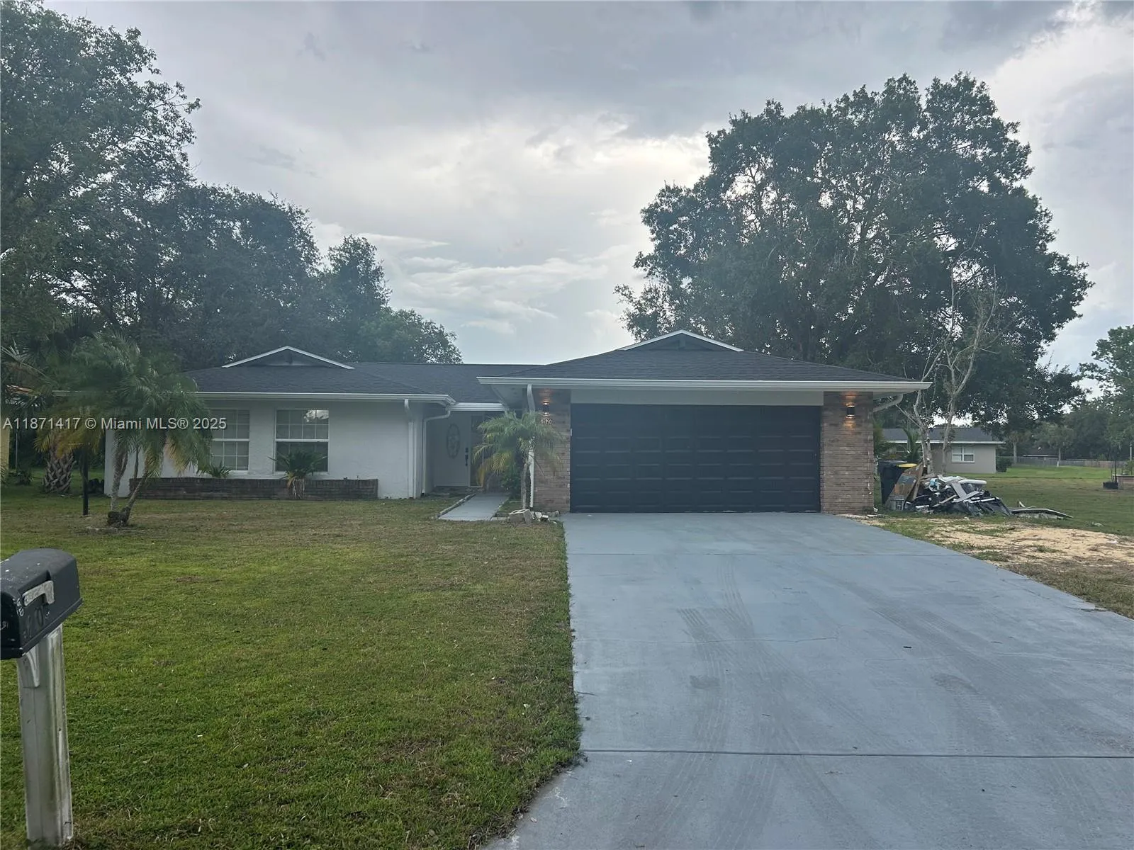 3 bedroom 2 bath for sale at 620 Midiron Drive, Other City - In The State Of Florida FL 34759