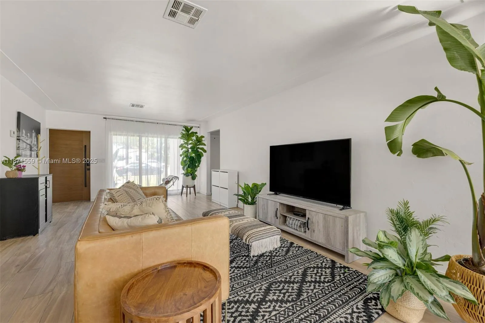 1370 71st St, Miami Beach FL 33141