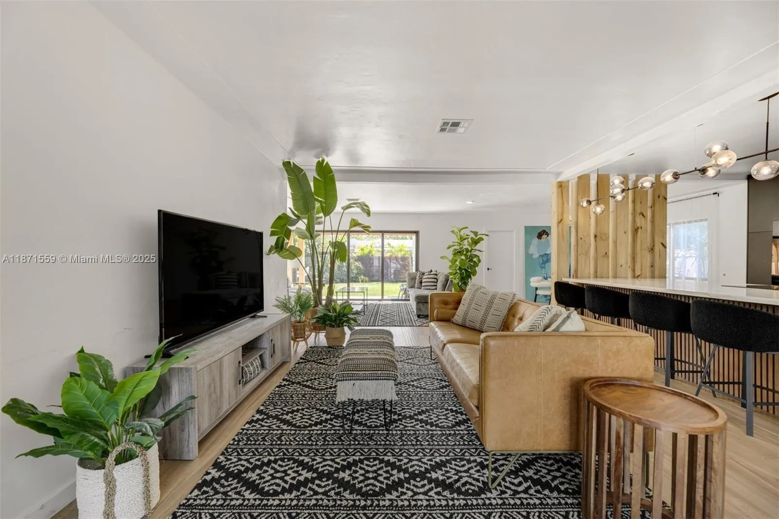 1370 71st St, Miami Beach FL 33141
